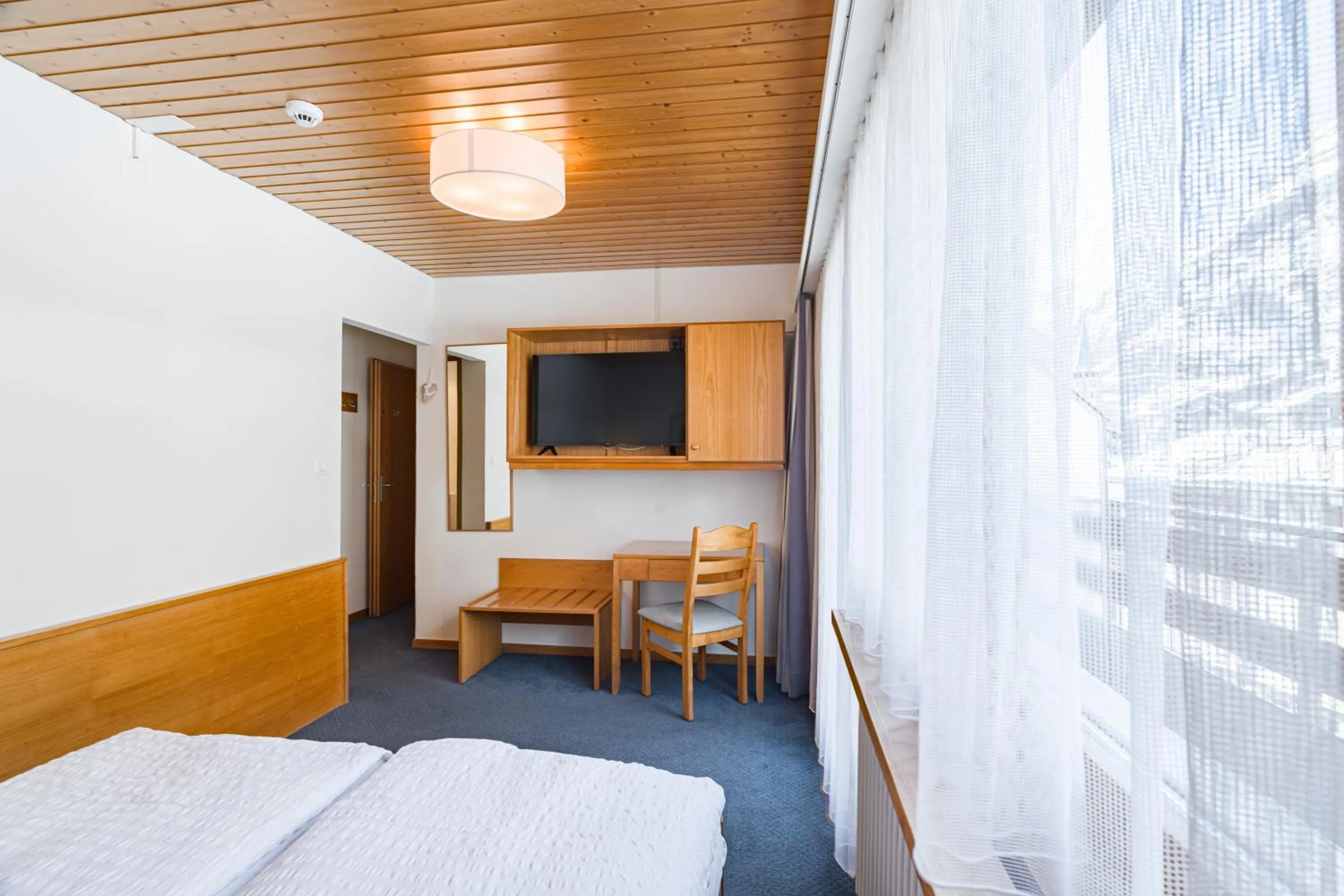 TV and multimedia, Bed in Hotel Parnass