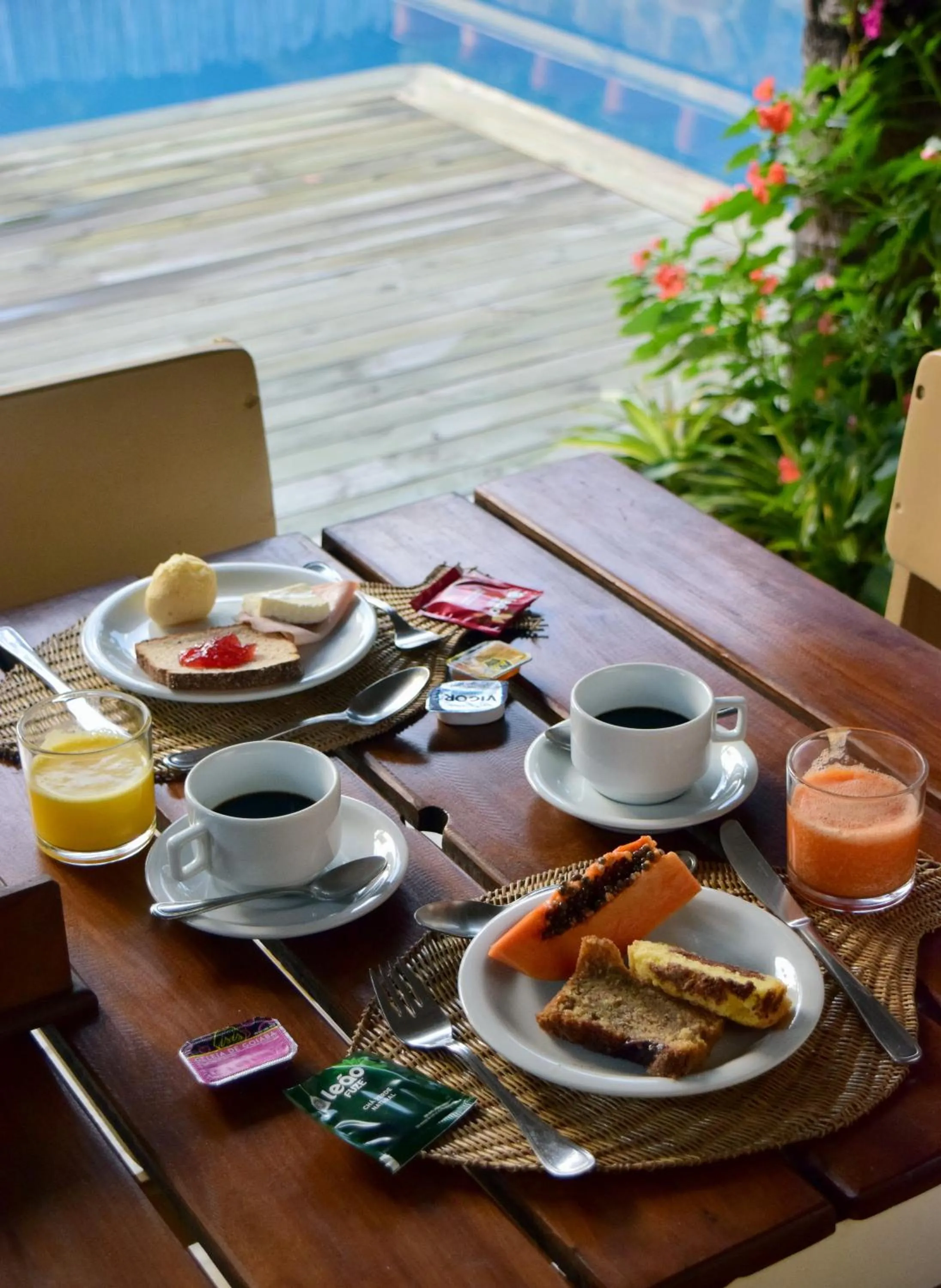 Breakfast in Ilha Deck Hotel