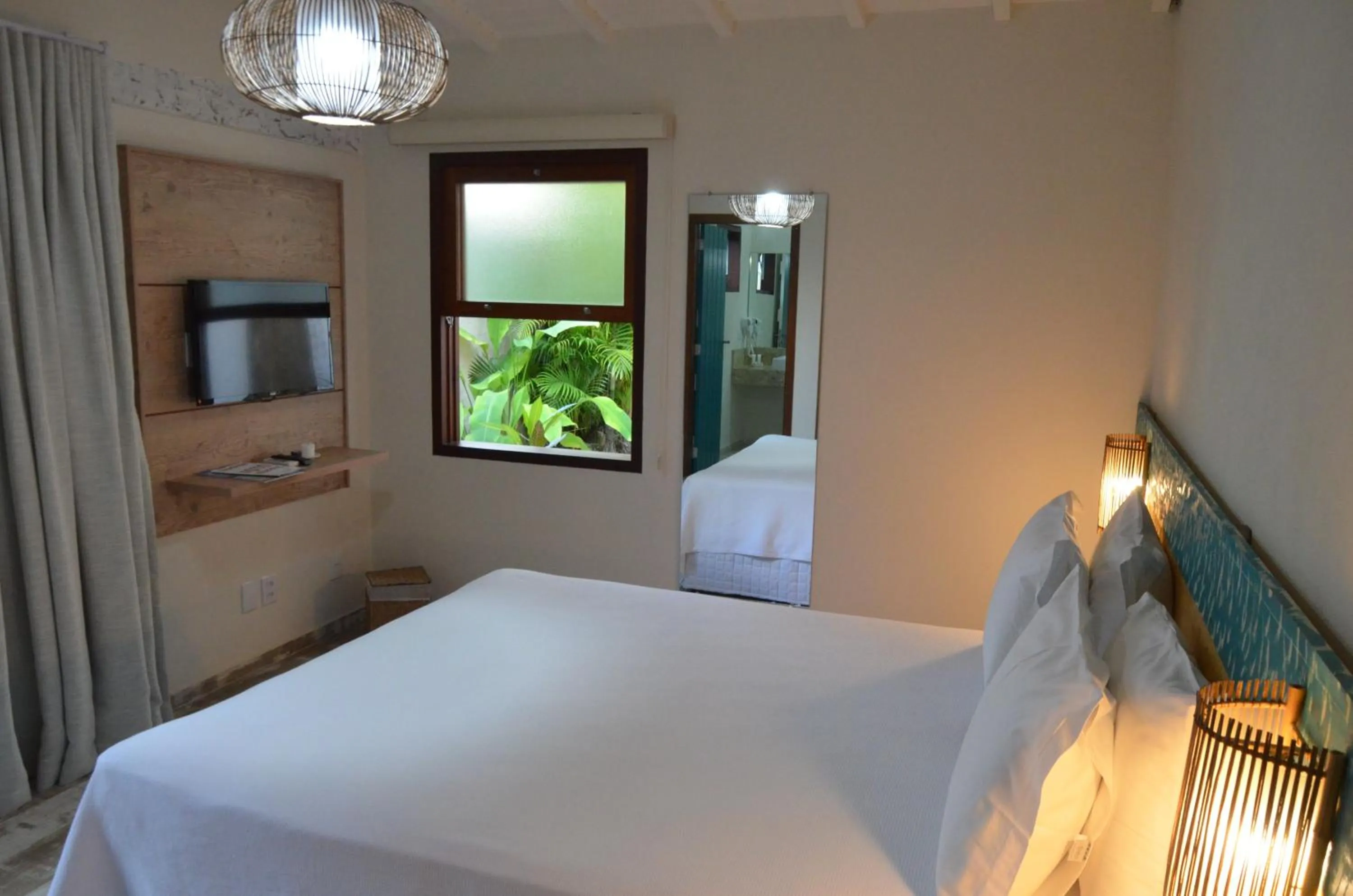 Bedroom, Bed in Ilha Deck Hotel