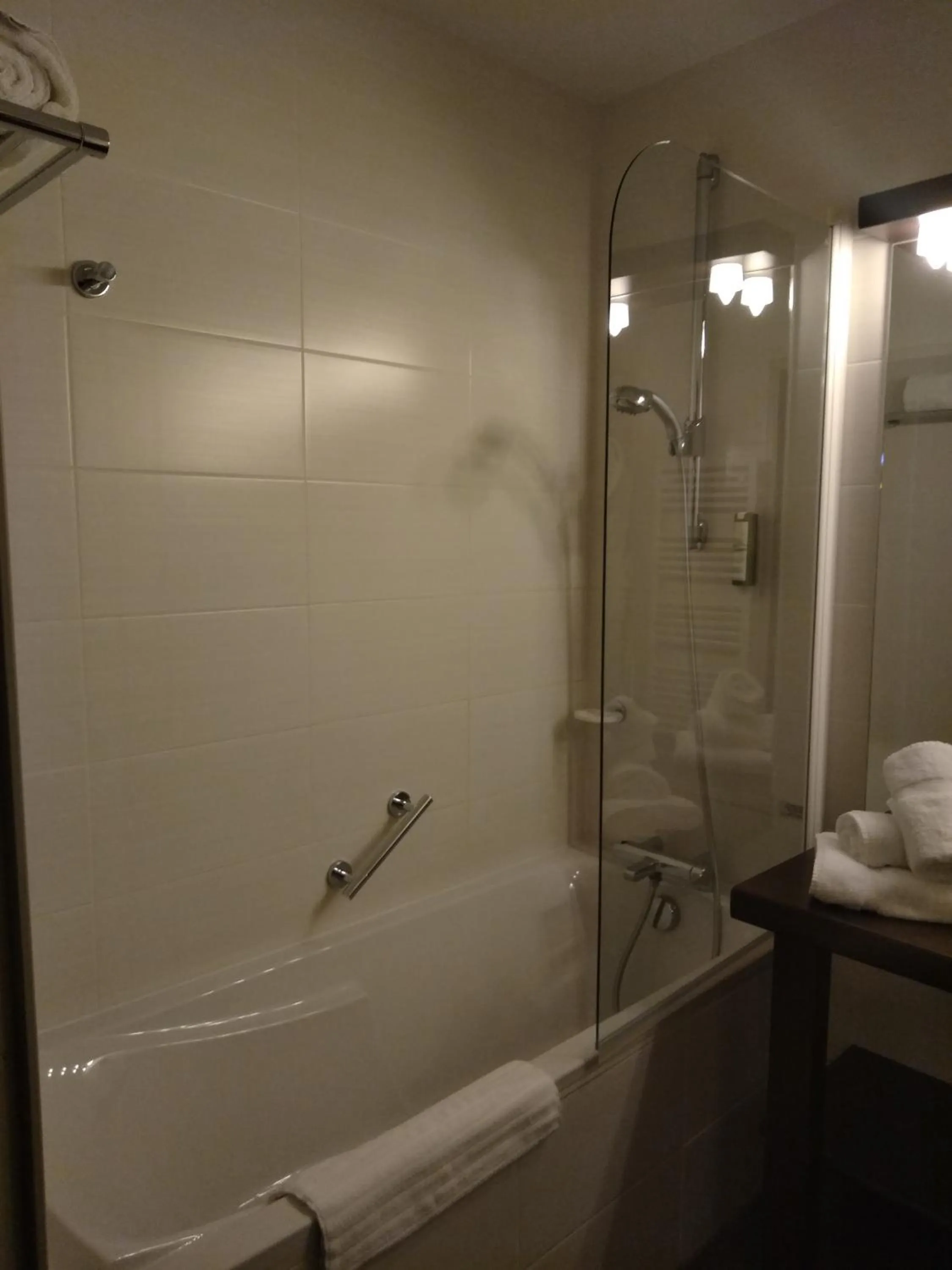 Bathroom in Spa Marin Du Val Andre Thalasso Resort