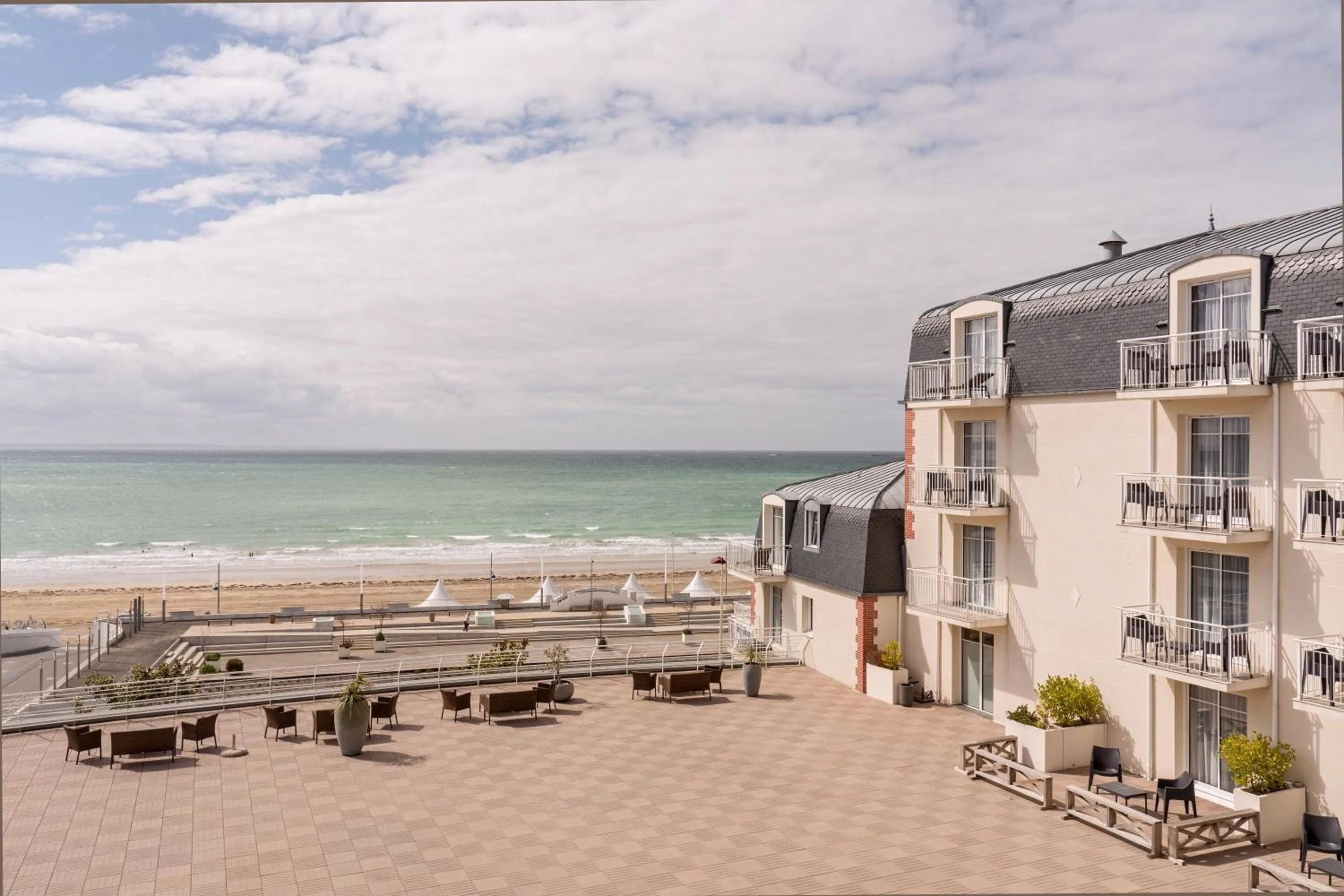 Balcony/Terrace in Spa Marin Du Val Andre Thalasso Resort