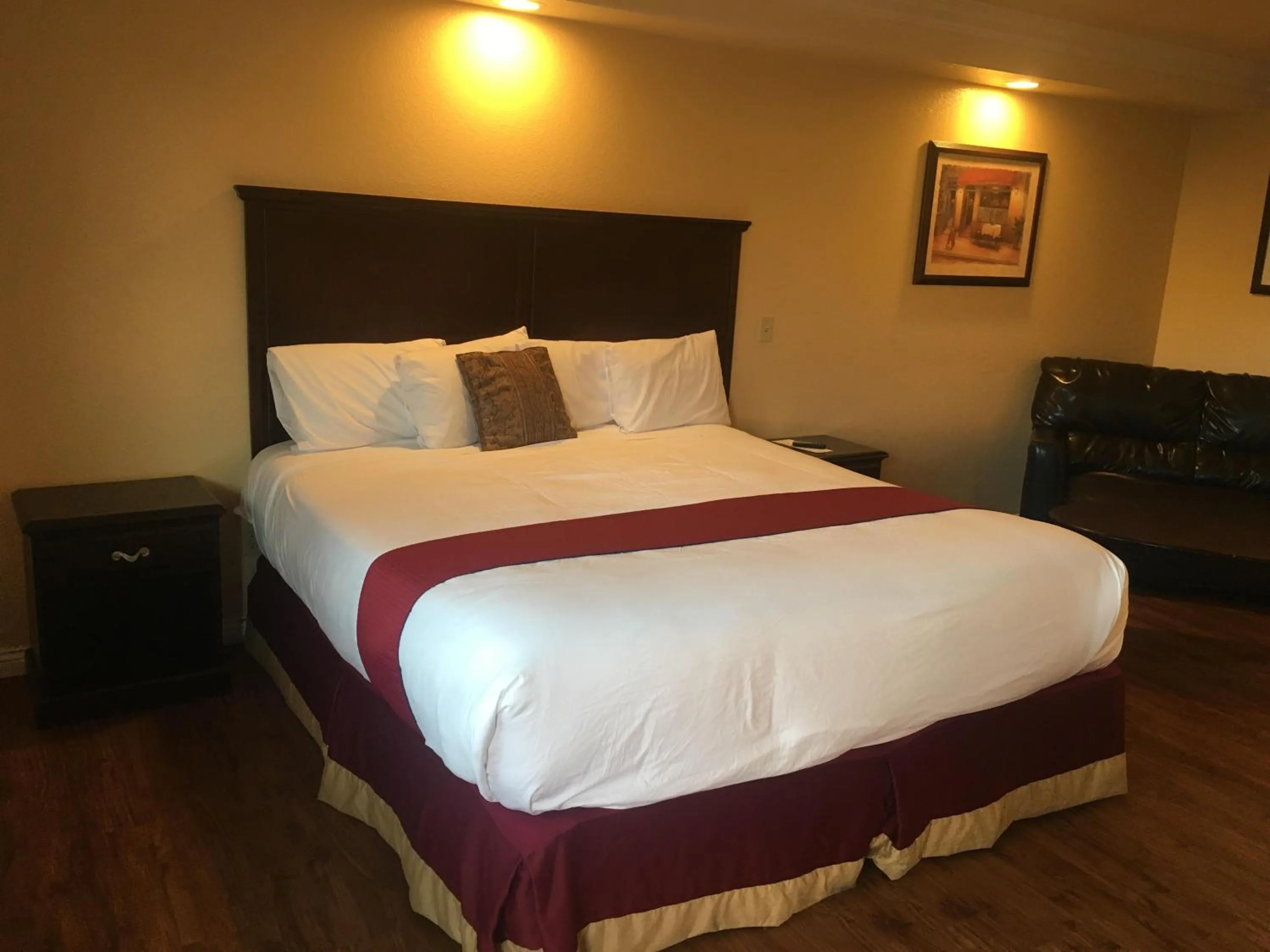 Bed in Budget Lodge San Bernardino