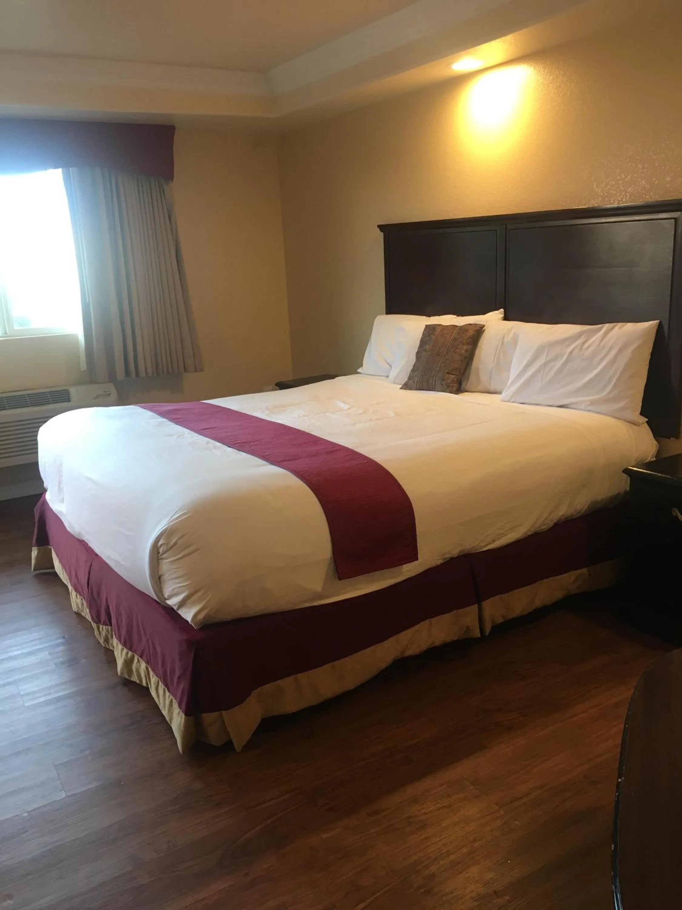 Bed in Budget Lodge San Bernardino