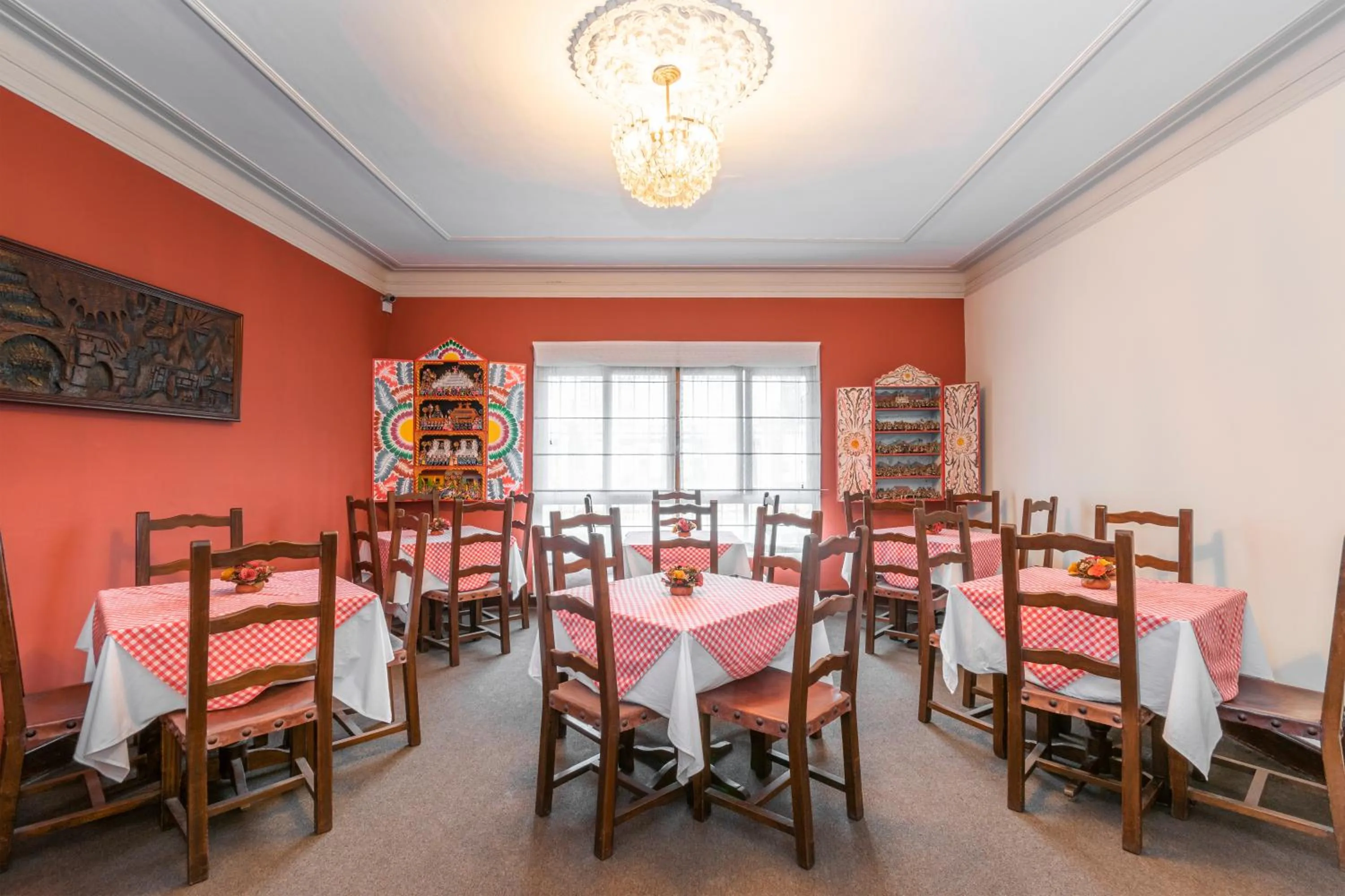 Restaurant/places to eat in Hotel San Isidro Inn