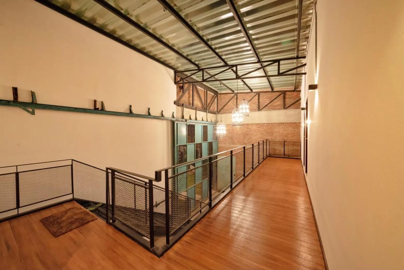 Balcony/Terrace in The Entaneer Poshtel