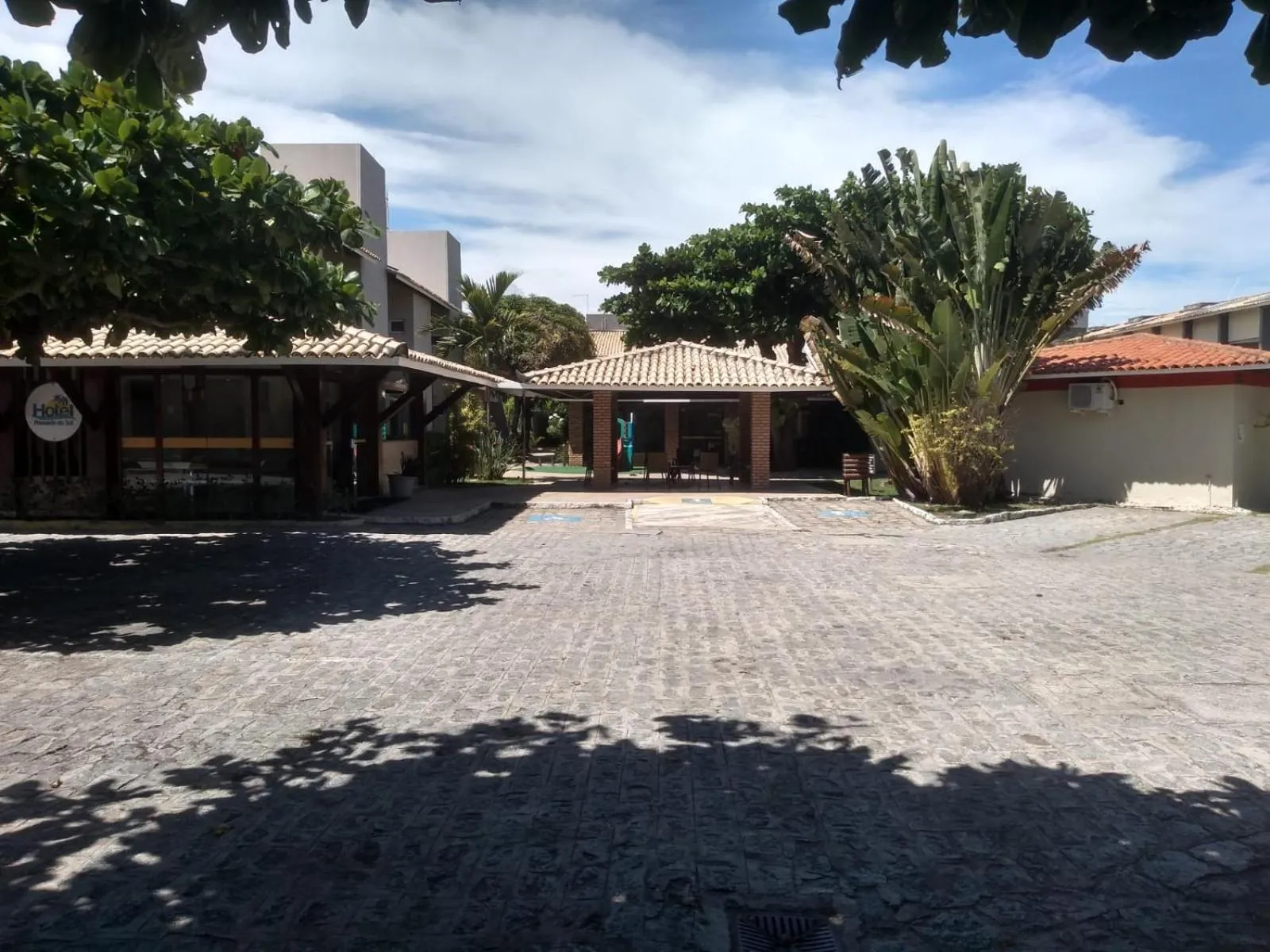 Parking in Hotel Pousada do Sol