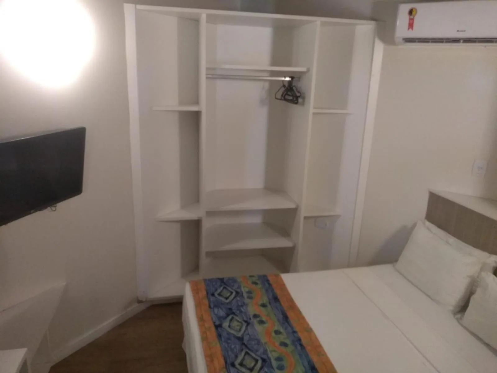 wardrobe, Bed in Hotel Pousada do Sol