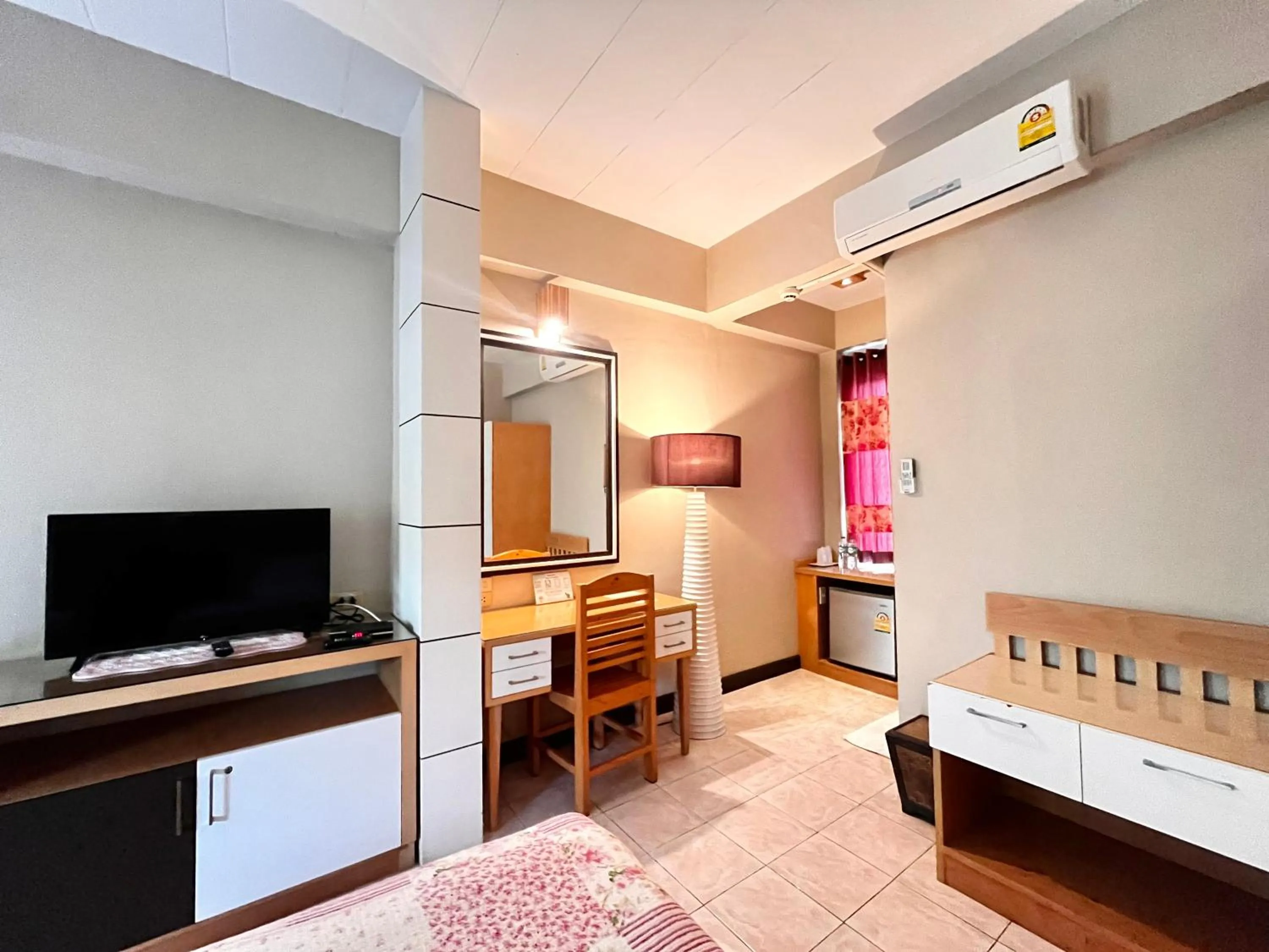 Bedroom, Bed in Rommai Greenpark