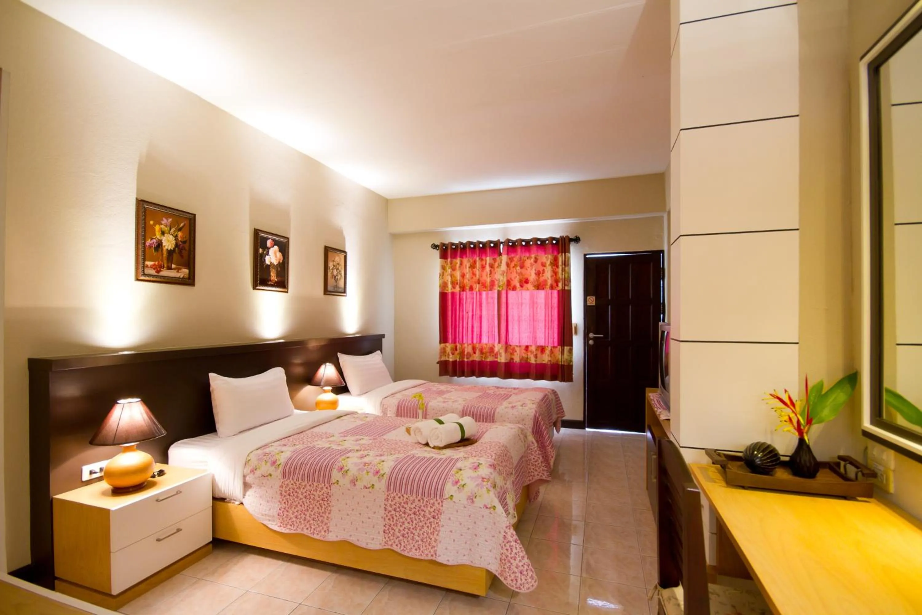 Photo of the whole room, Bed in Rommai Greenpark