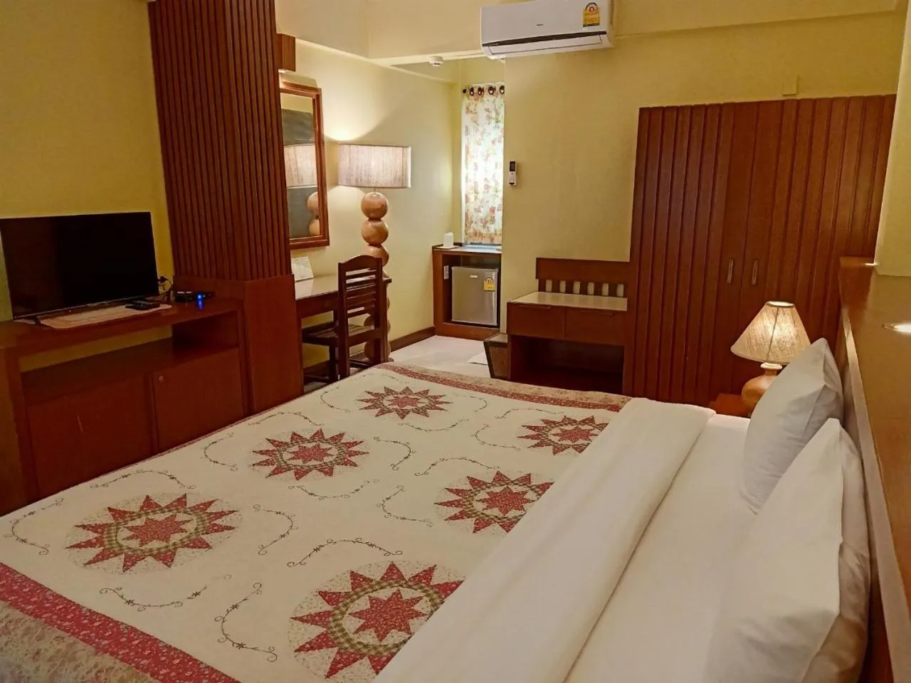 Bedroom, Bed in Rommai Greenpark