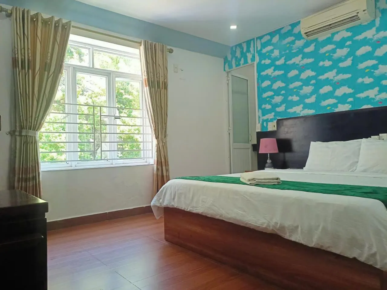 Bedroom, Bed in catba island hotel