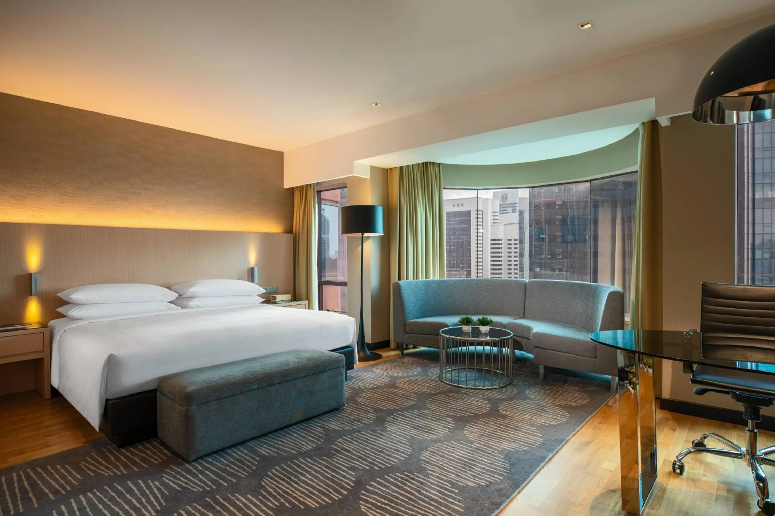 Photo of the whole room, Bed in Renaissance Kuala Lumpur Hotel & Convention Centre