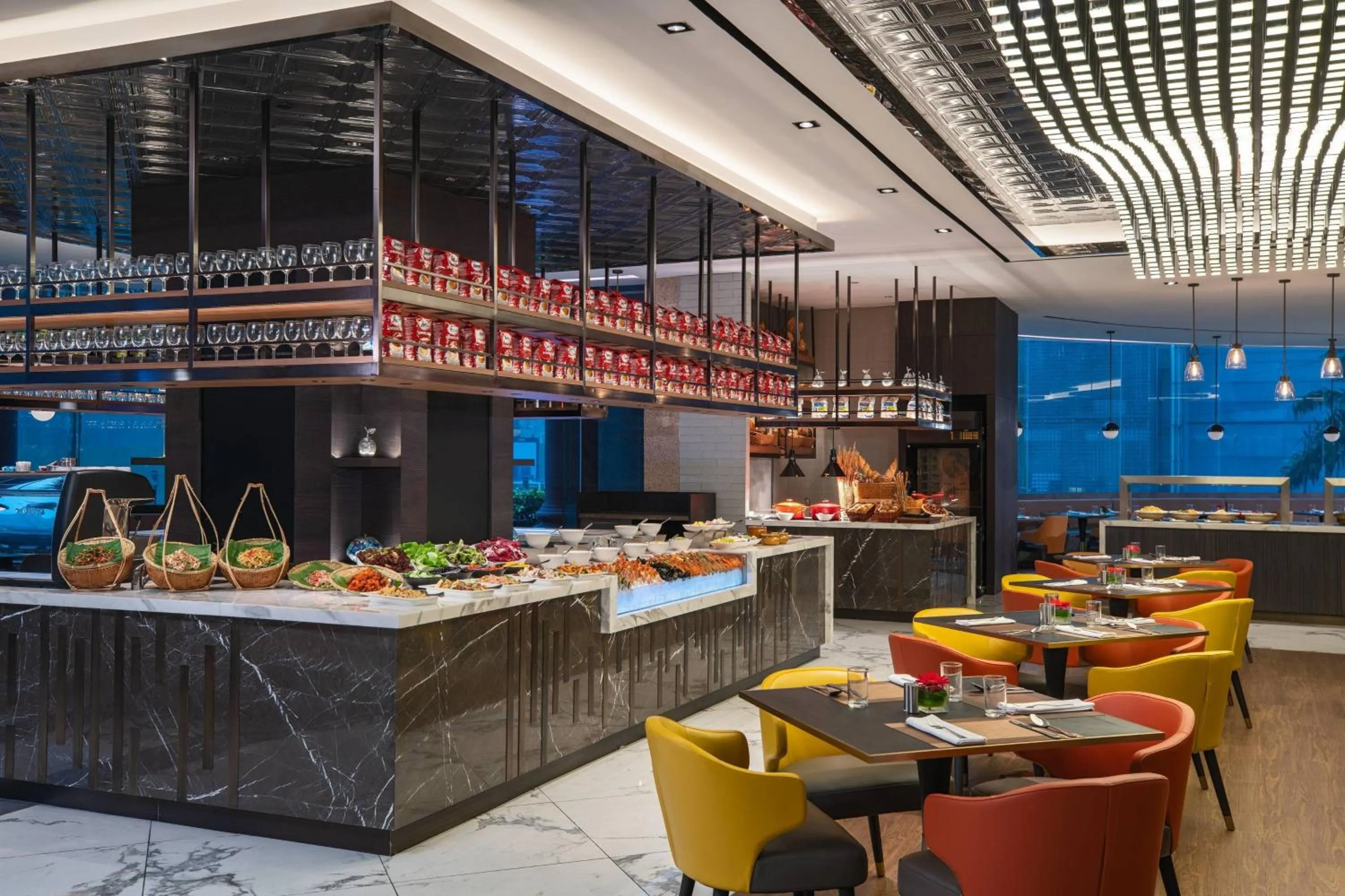 Restaurant/places to eat in Renaissance Kuala Lumpur Hotel & Convention Centre