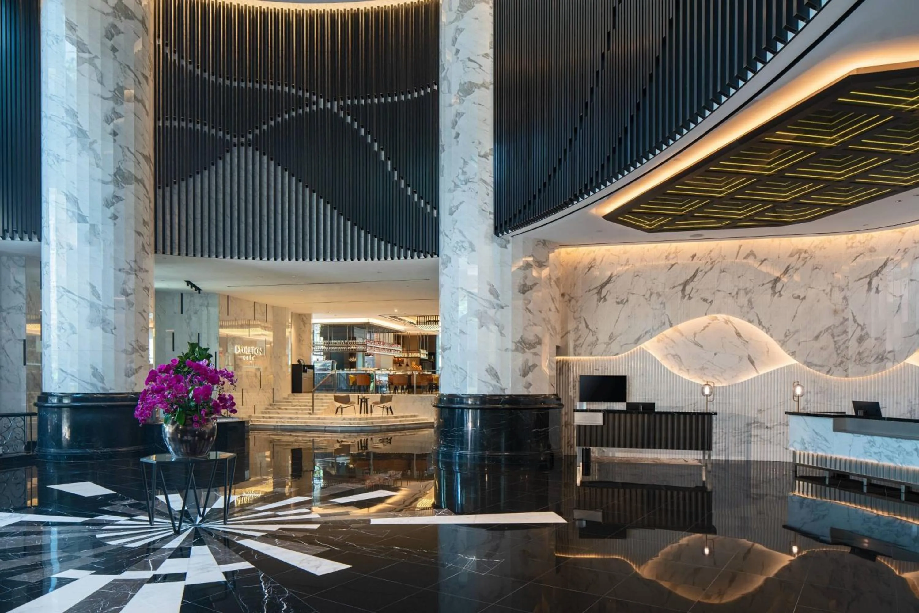 Lobby or reception in Renaissance Kuala Lumpur Hotel & Convention Centre
