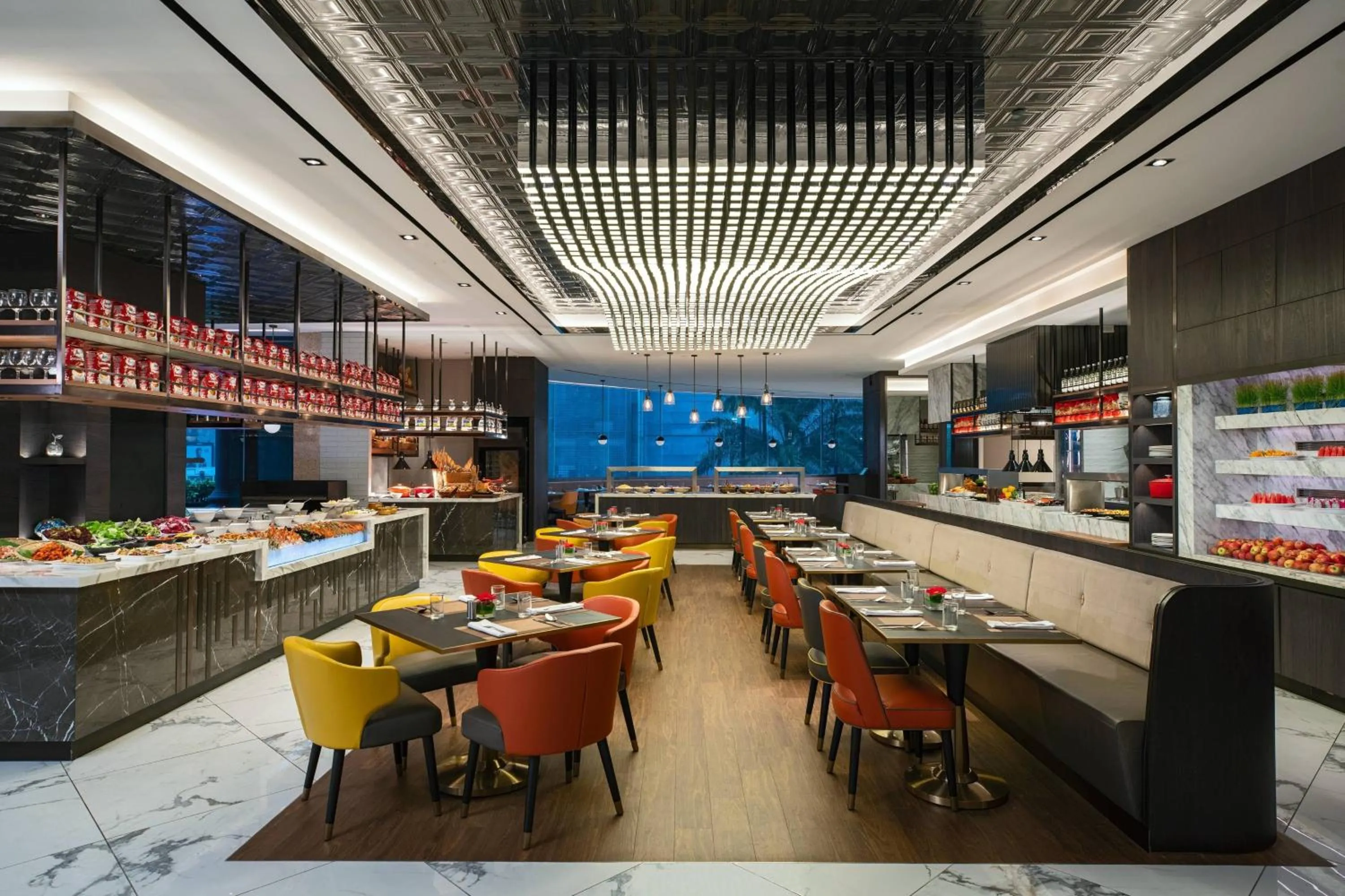 Restaurant/places to eat in Renaissance Kuala Lumpur Hotel & Convention Centre