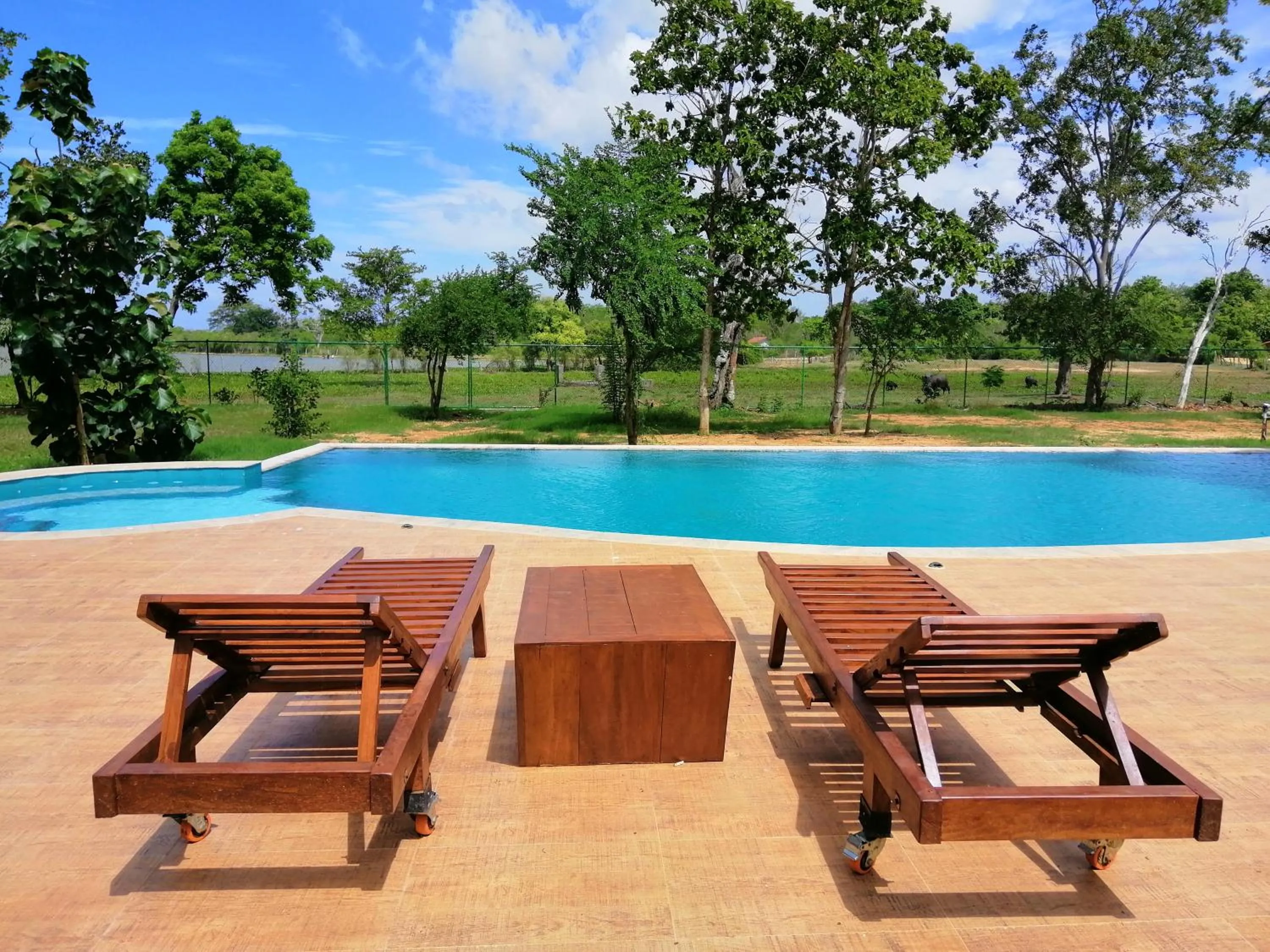 Swimming pool in Breezy Lake