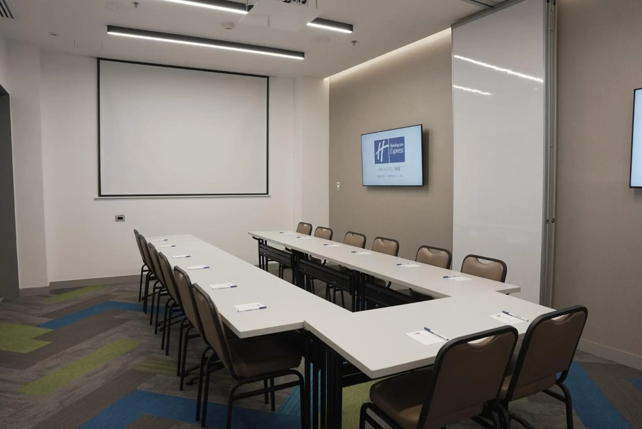 Meeting/conference room in Holiday Inn Express Bogotá - Parque La 93 by IHG