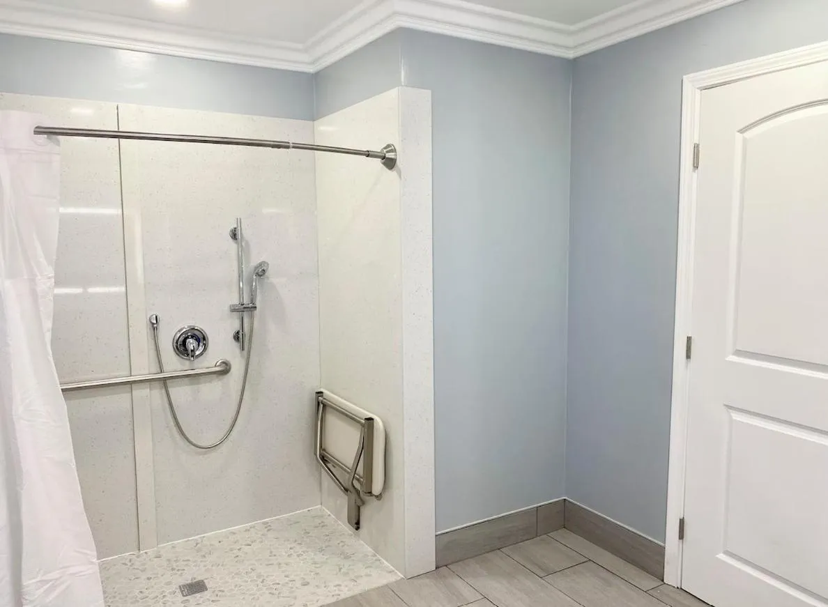 Shower in Lone Oak Lodge