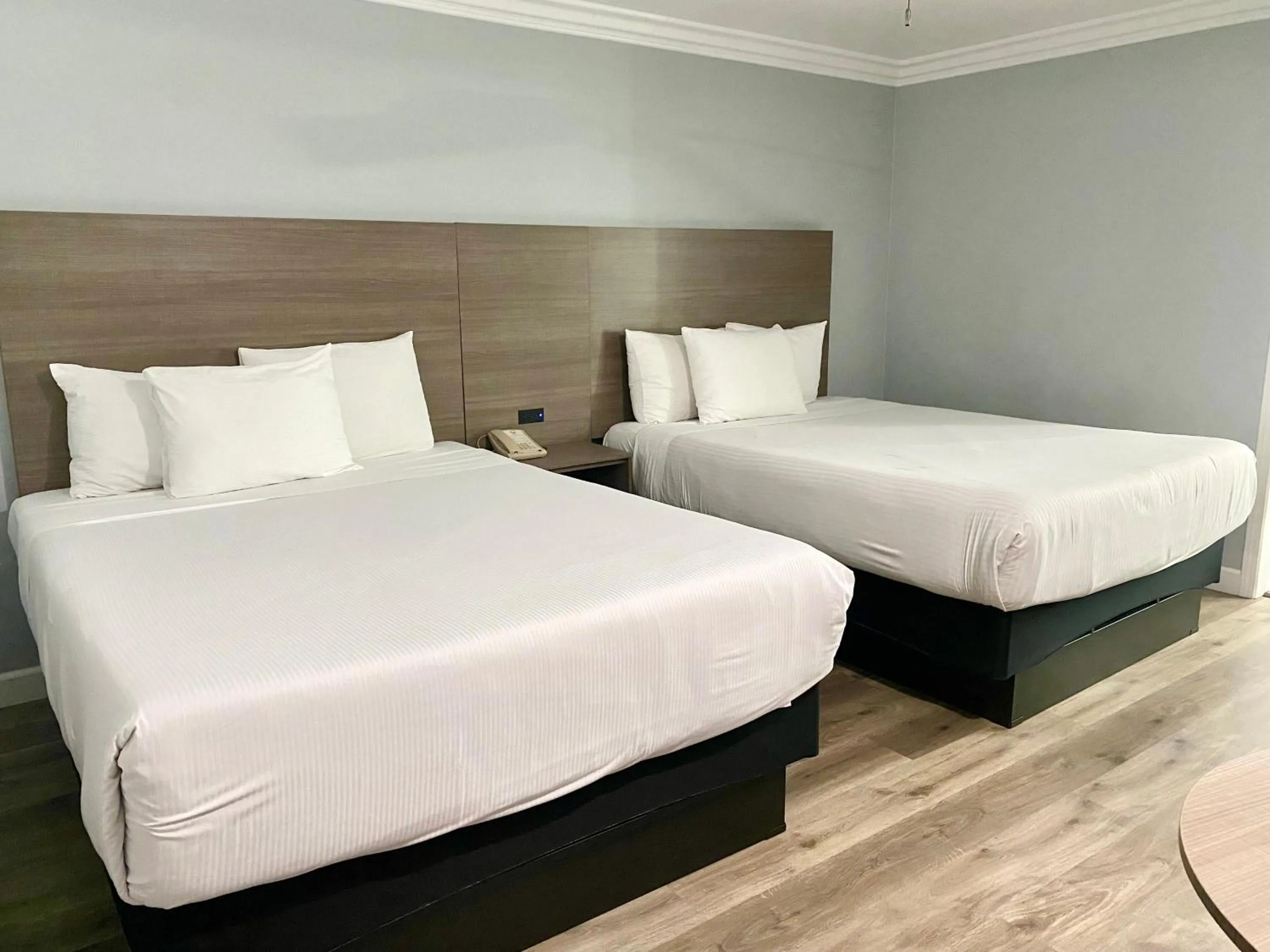 Bed in Lone Oak Lodge