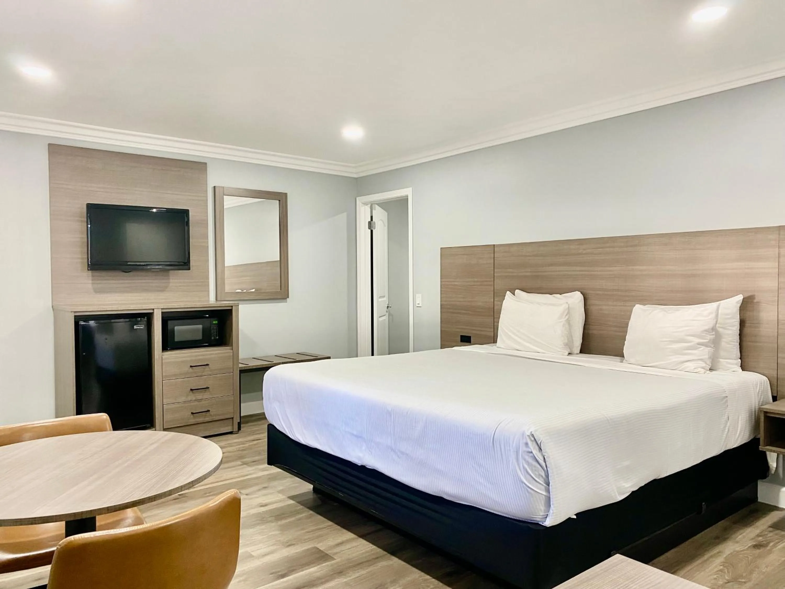 Bed in Lone Oak Lodge