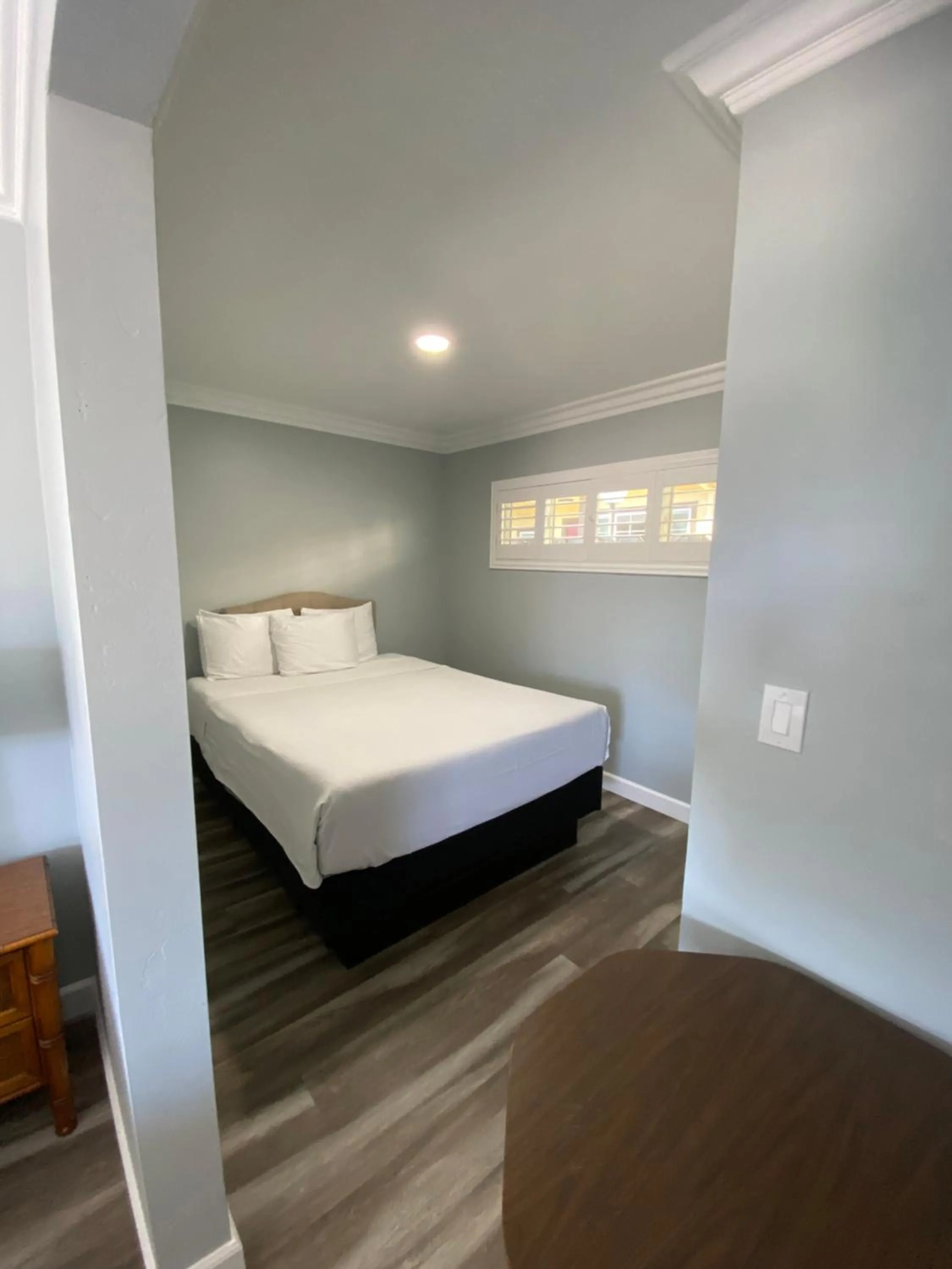 Bedroom, Bed in Lone Oak Lodge