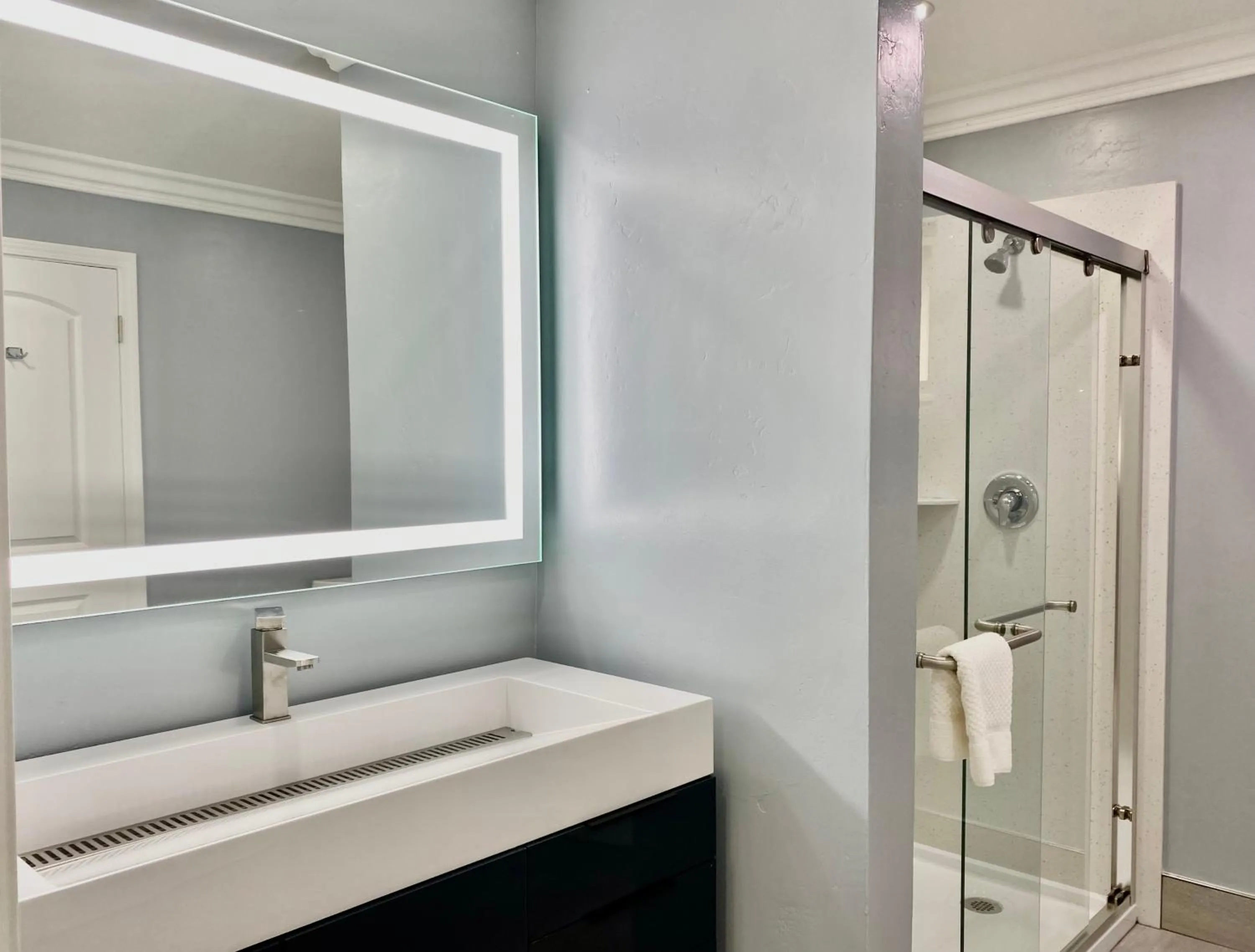 Bathroom in Lone Oak Lodge