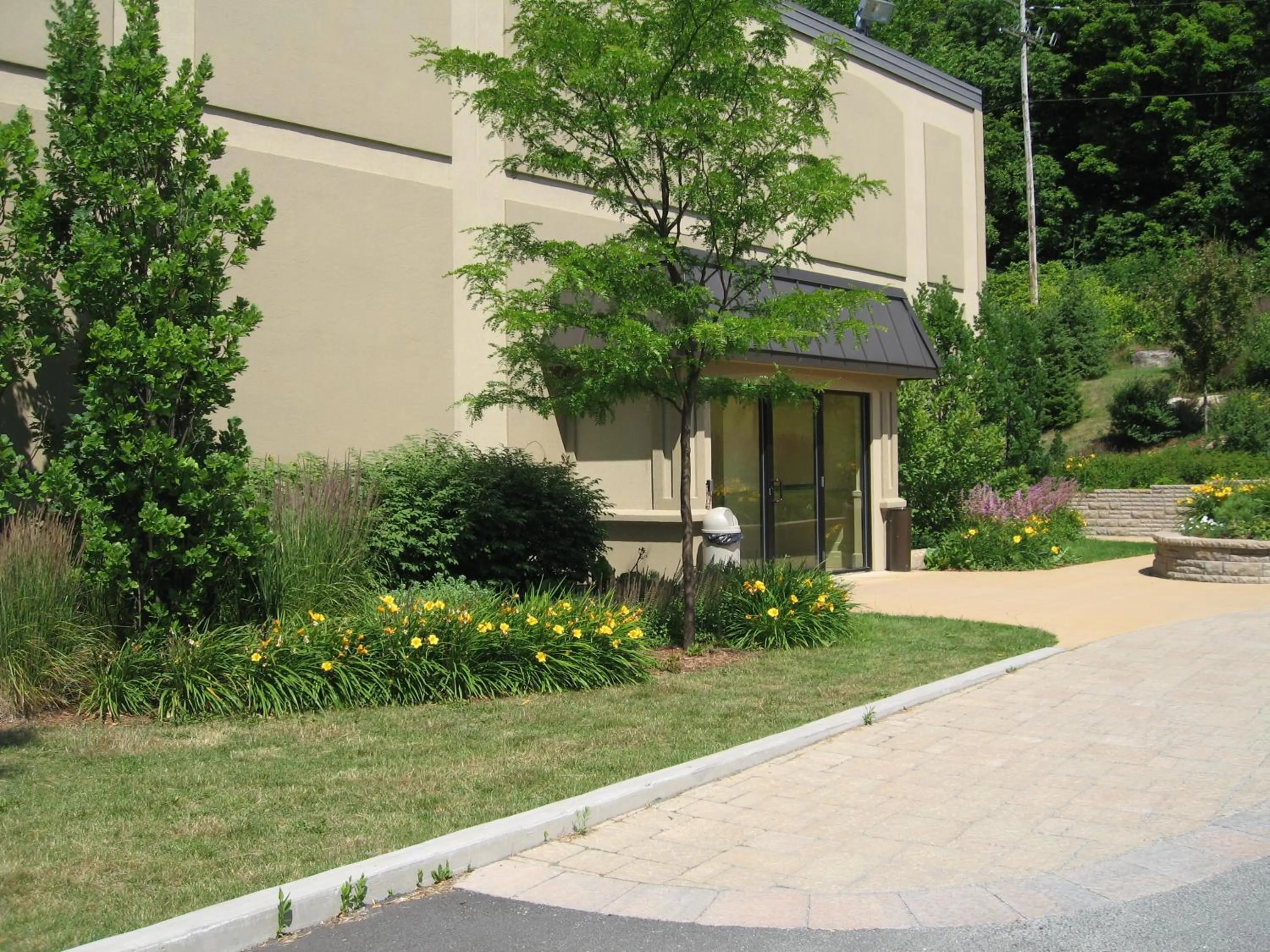 Facade/entrance in Le President Sherbrooke