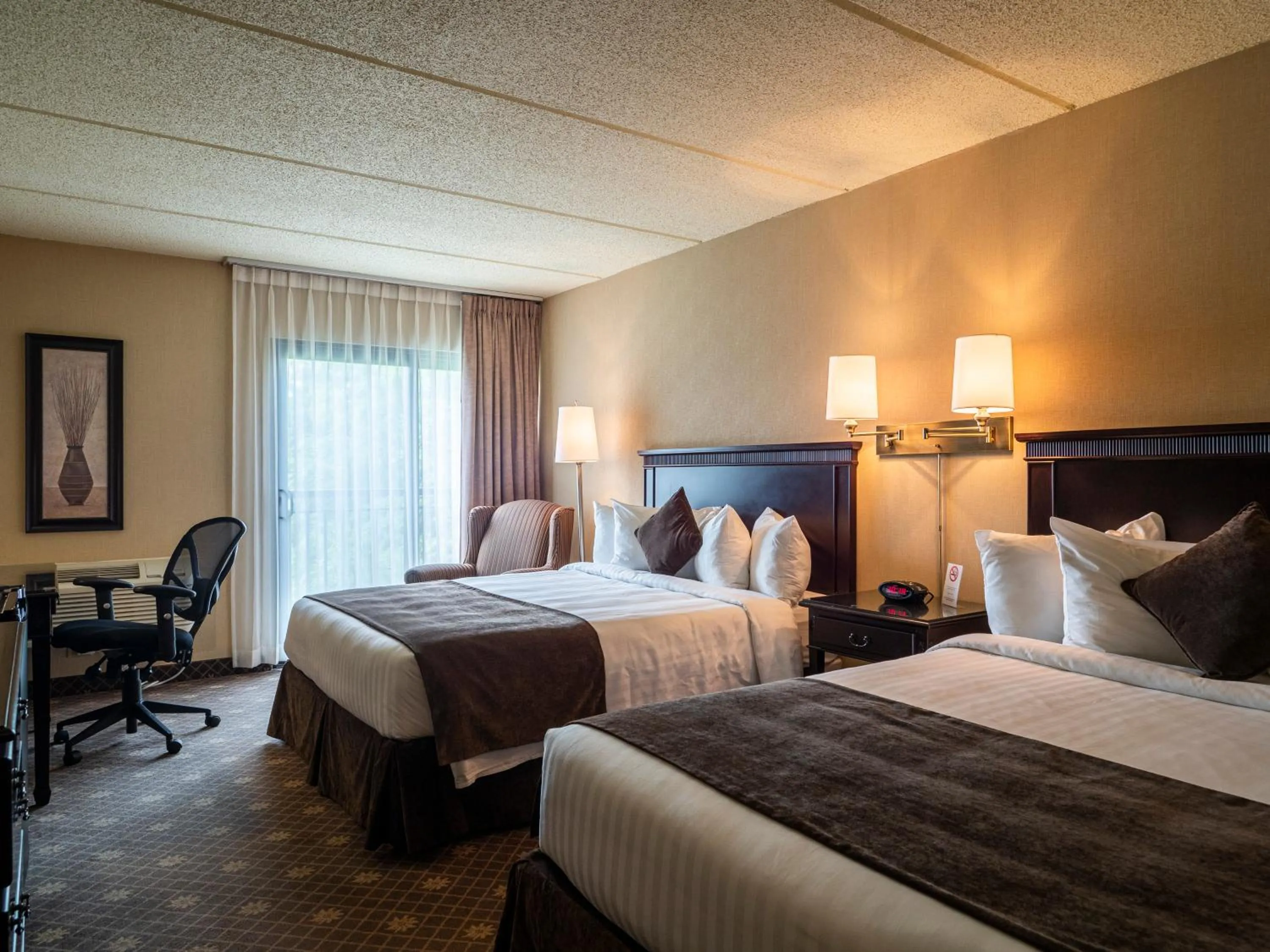 Bedroom, Bed in Le President Sherbrooke