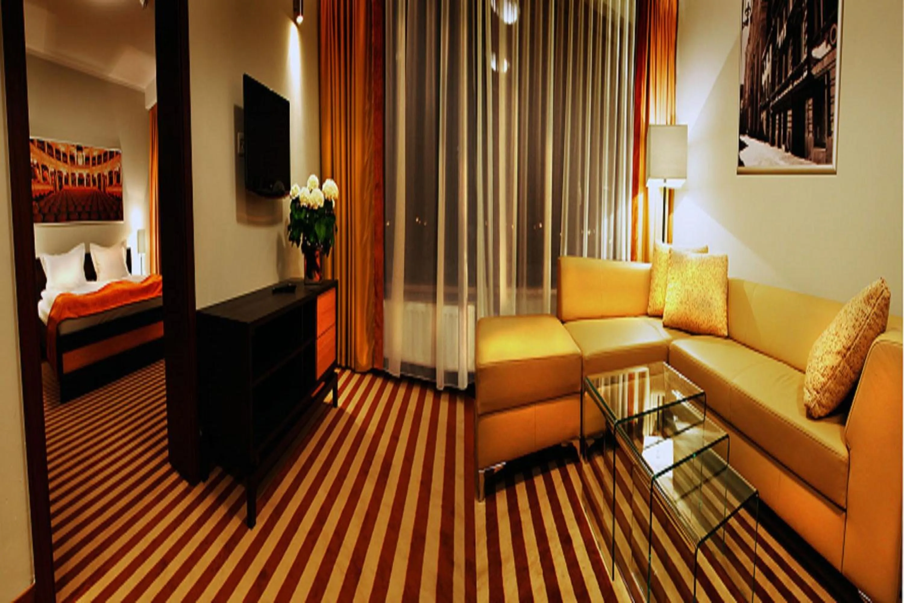 TV and multimedia, Bed in Hotel Poznański A2