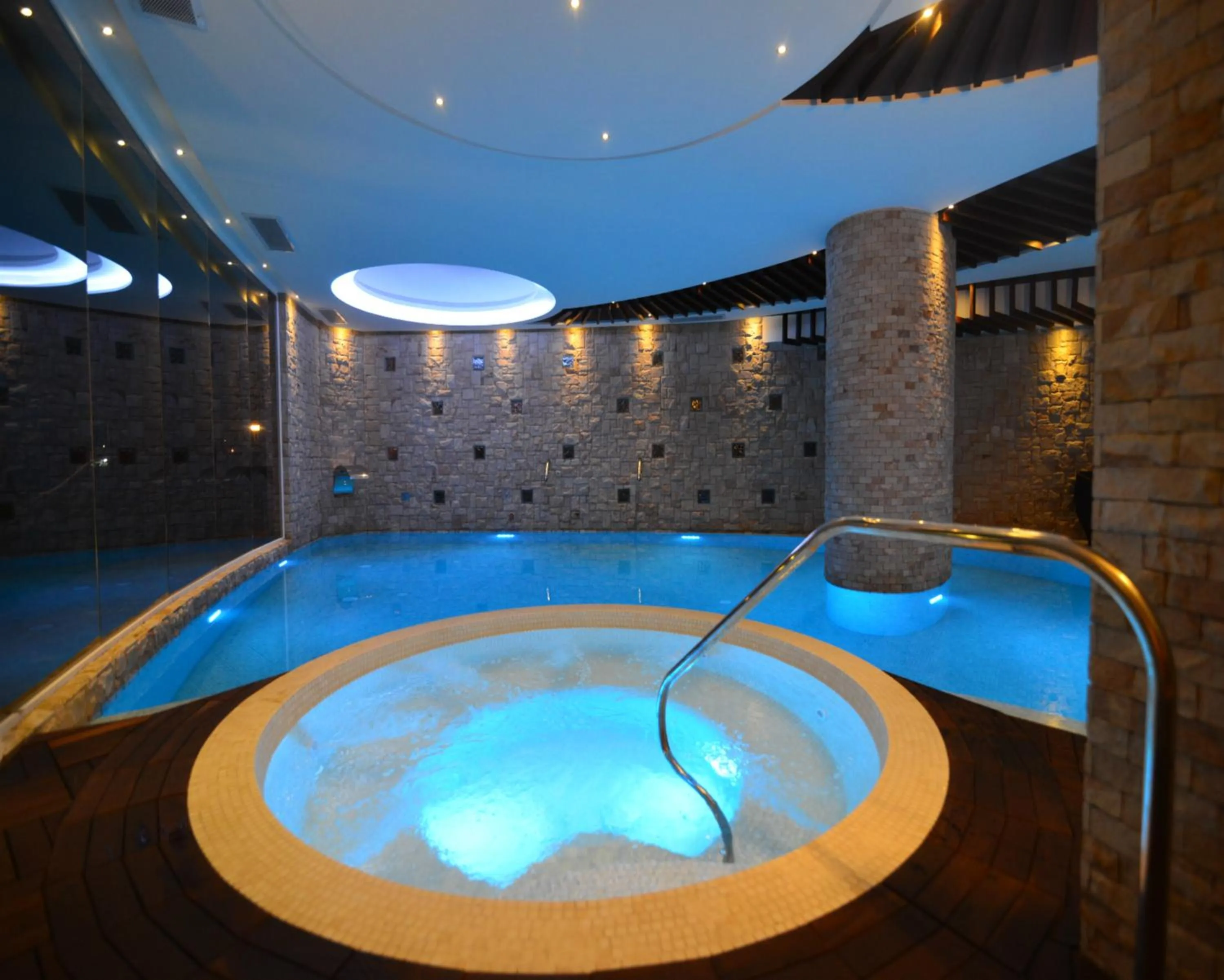 Swimming pool in Hotel Camino Real