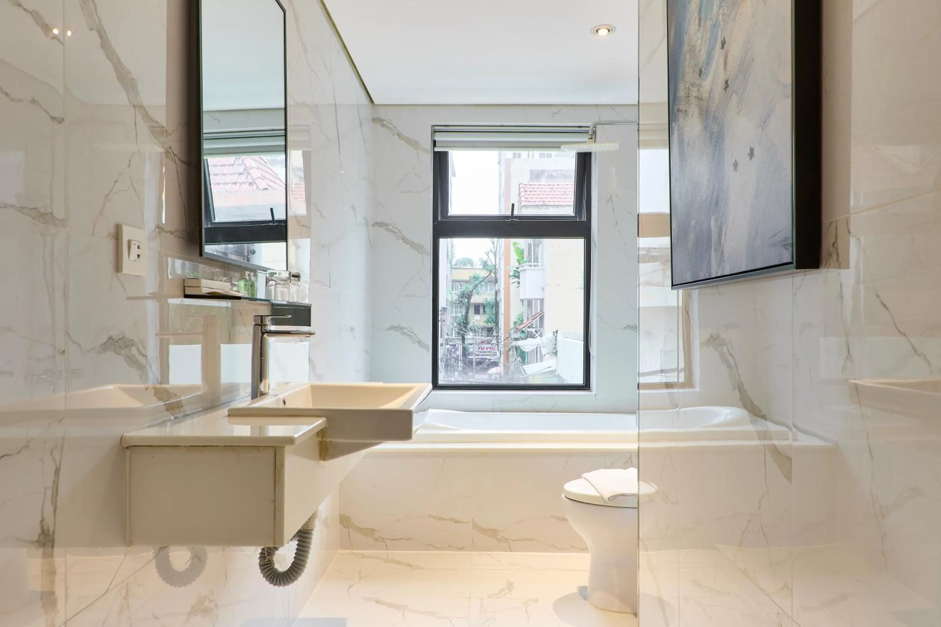 Bathroom in Central Park Saigon Hotel