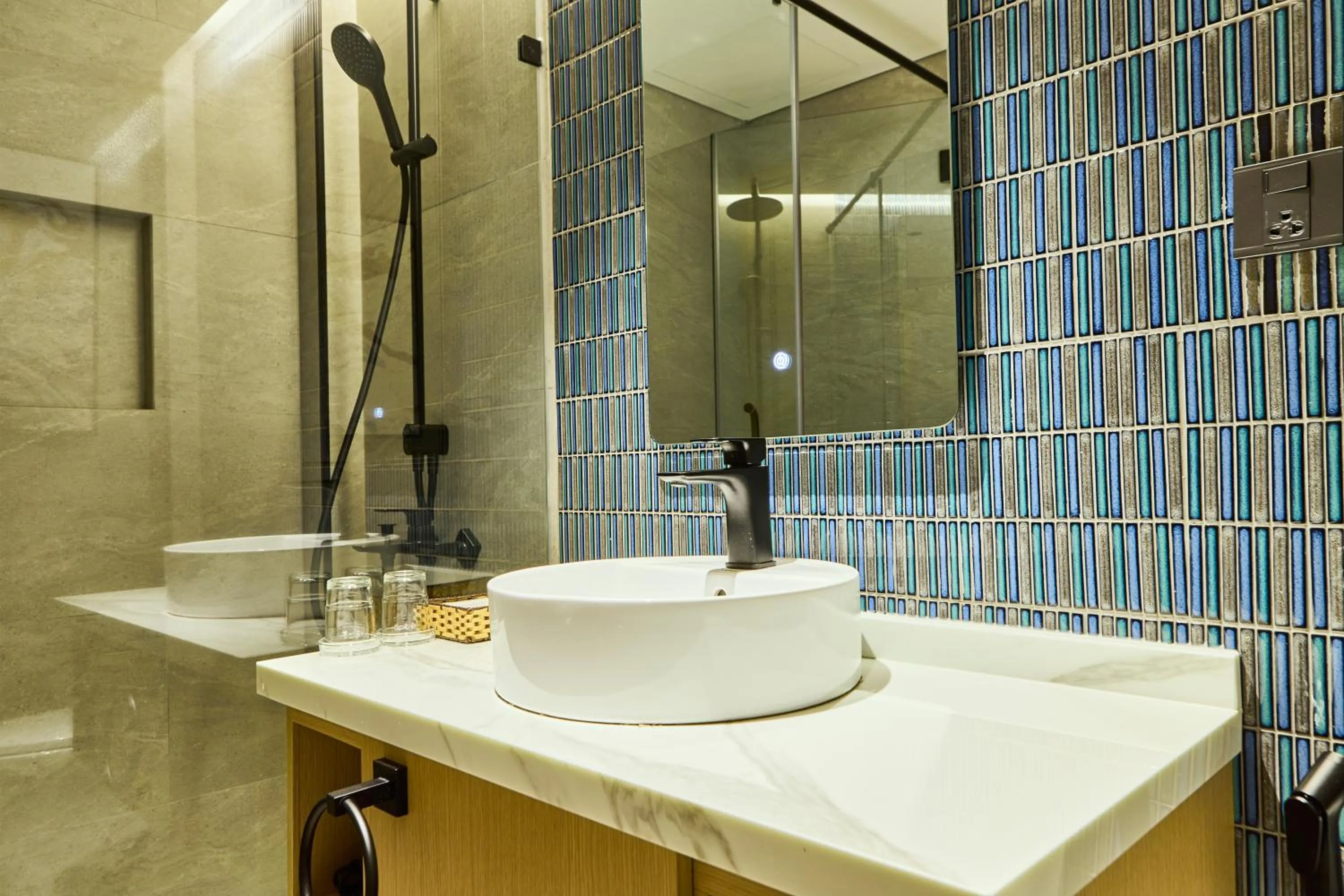 Shower in Central Park Saigon Hotel