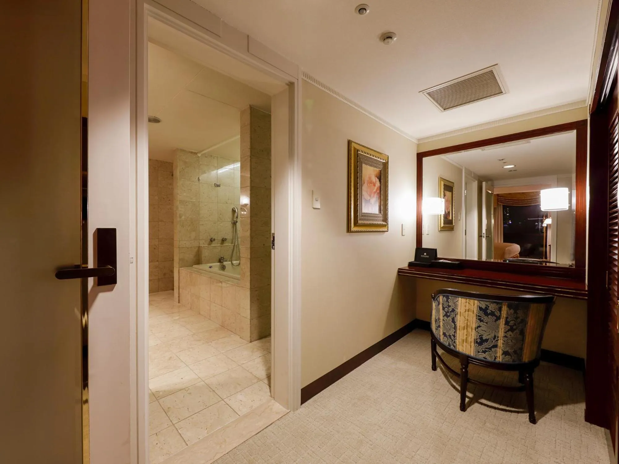 Photo of the whole room in Premier Hotel -Tsubaki- Sapporo