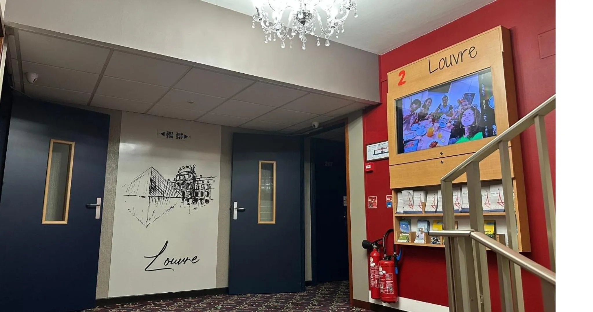 Property building in Hotel Le Paris