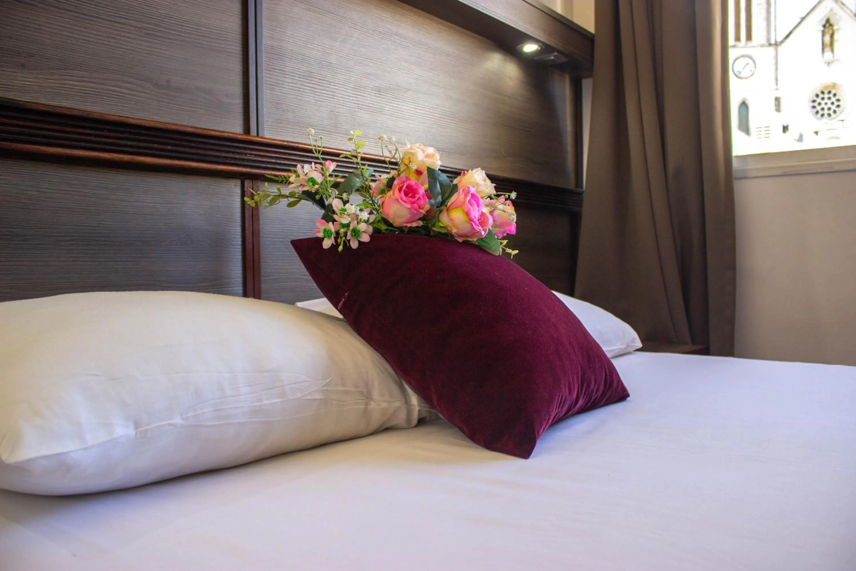 Bedroom, Bed in Hotel Le Paris