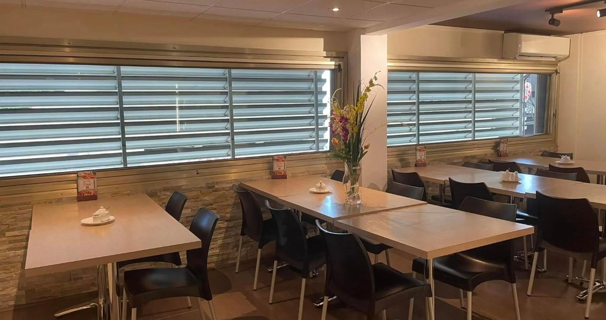 Dining area in Hotel Le Paris