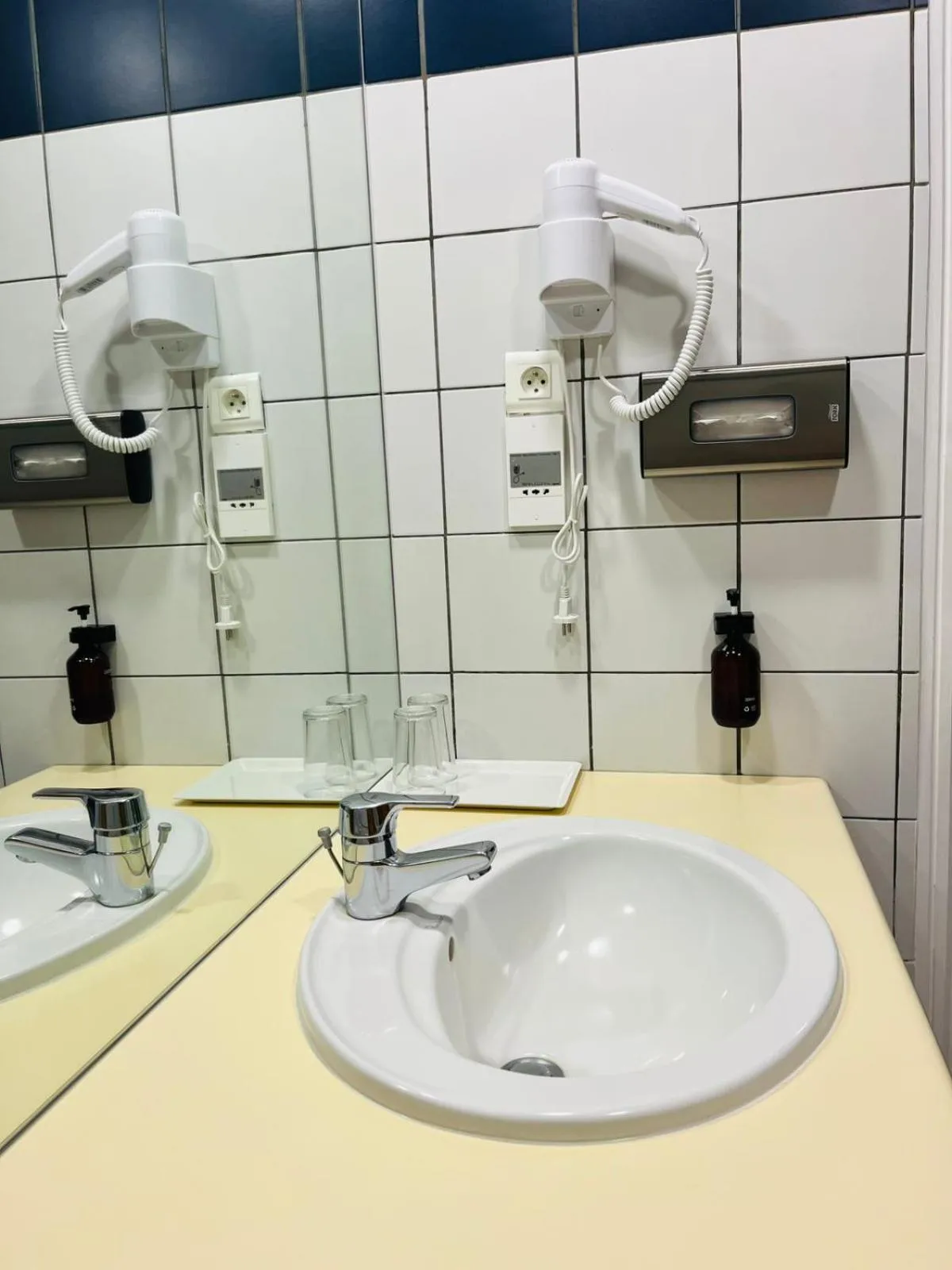 Bathroom in Hotel Le Paris