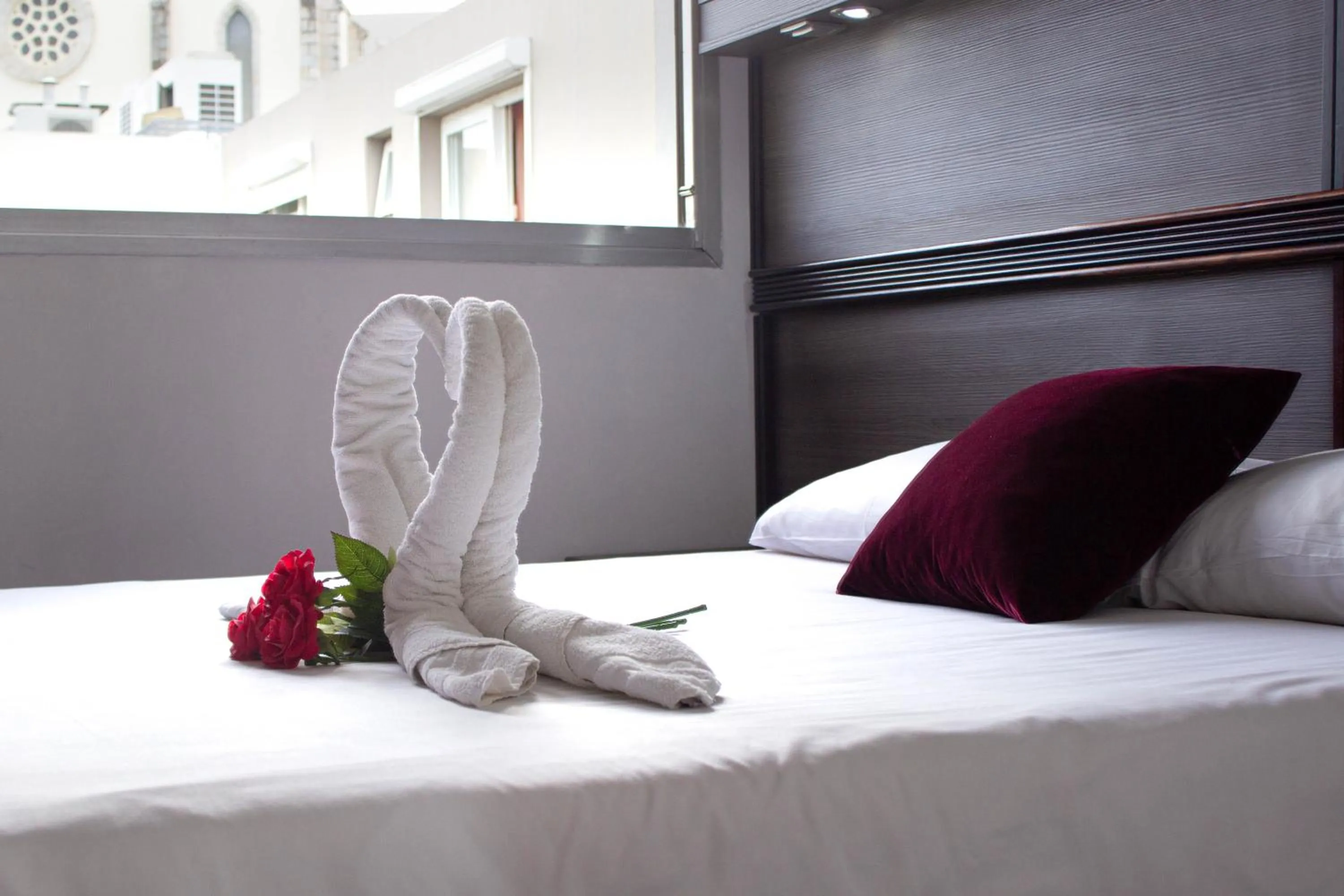 Bedroom, Bed in Hotel Le Paris