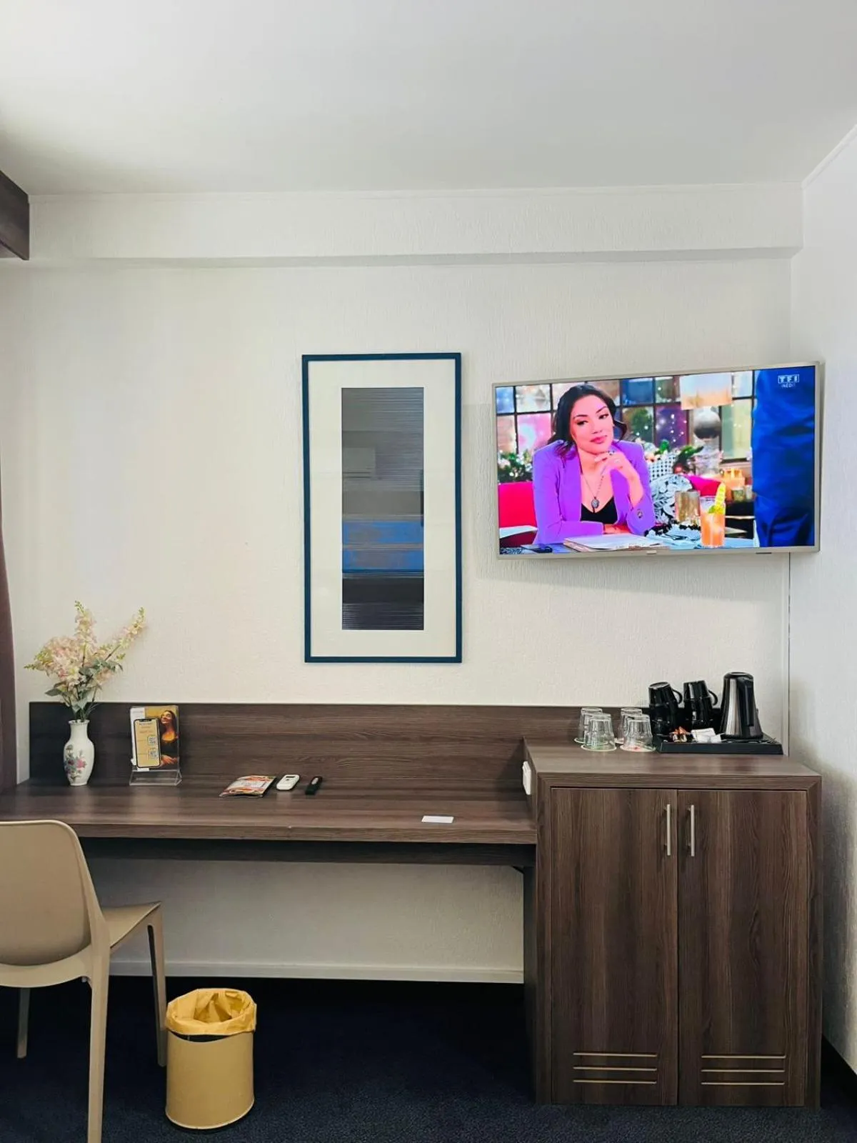 TV and multimedia in Hotel Le Paris