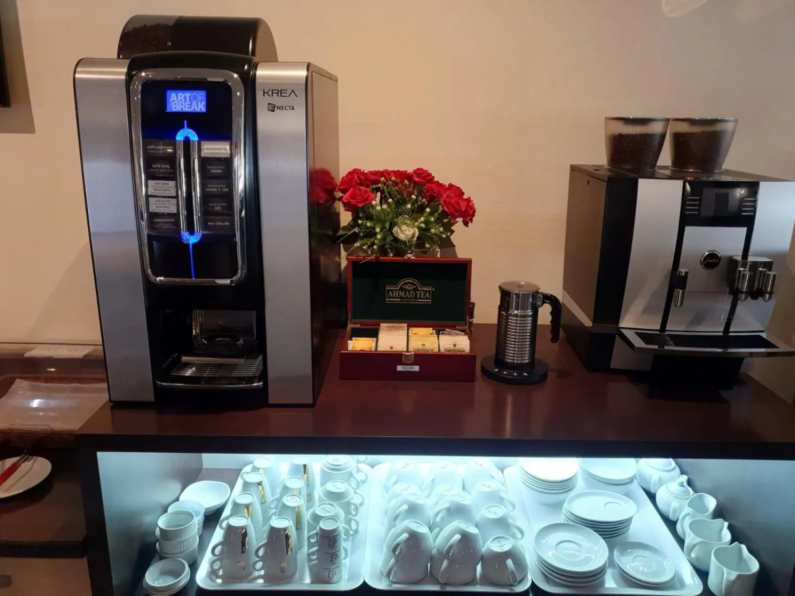 Coffee/tea facilities in Hotel Le Paris