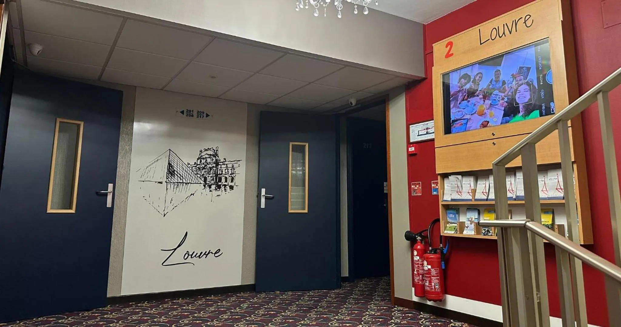 Property building in Hotel Le Paris