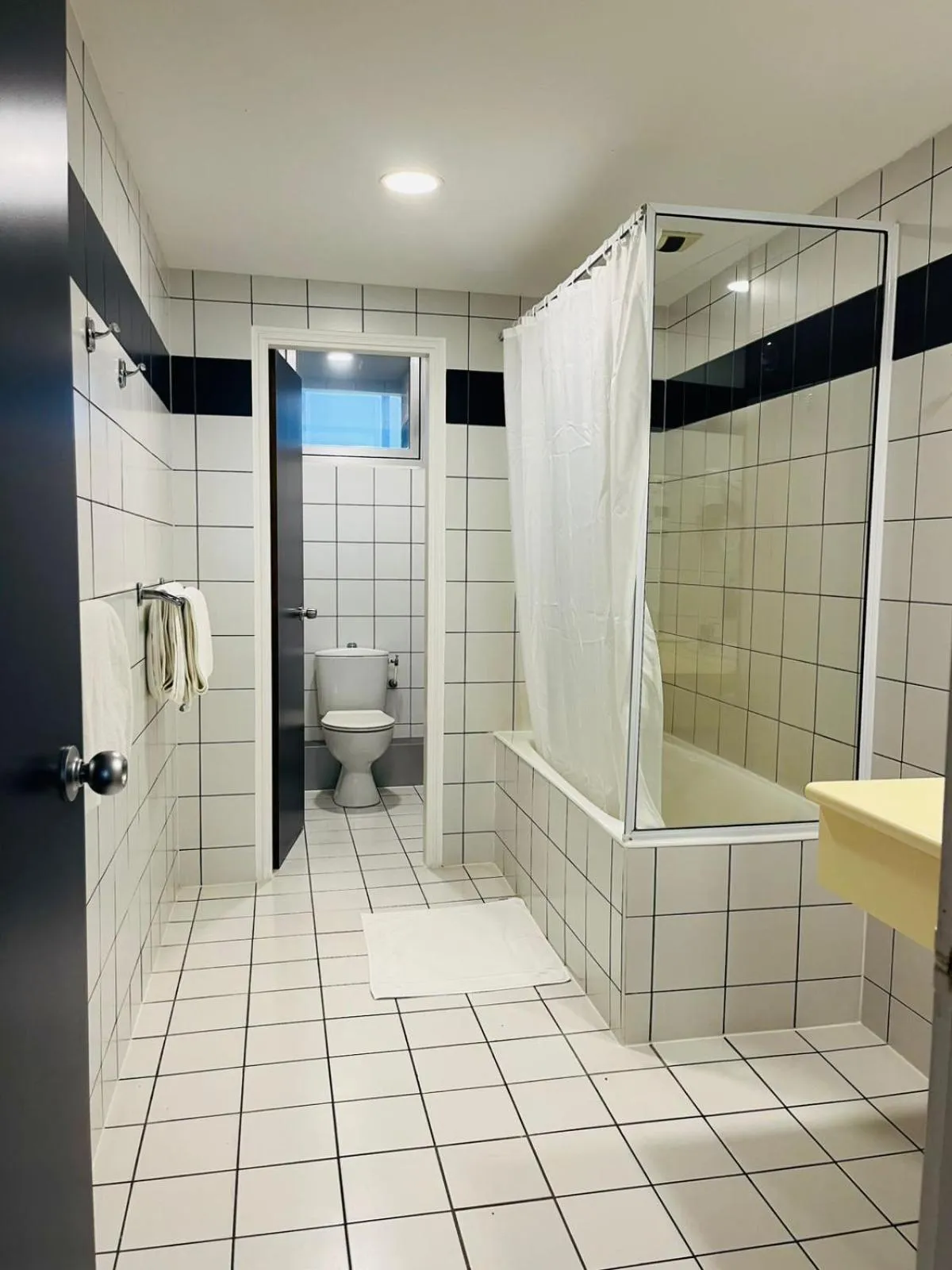 Bathroom in Hotel Le Paris