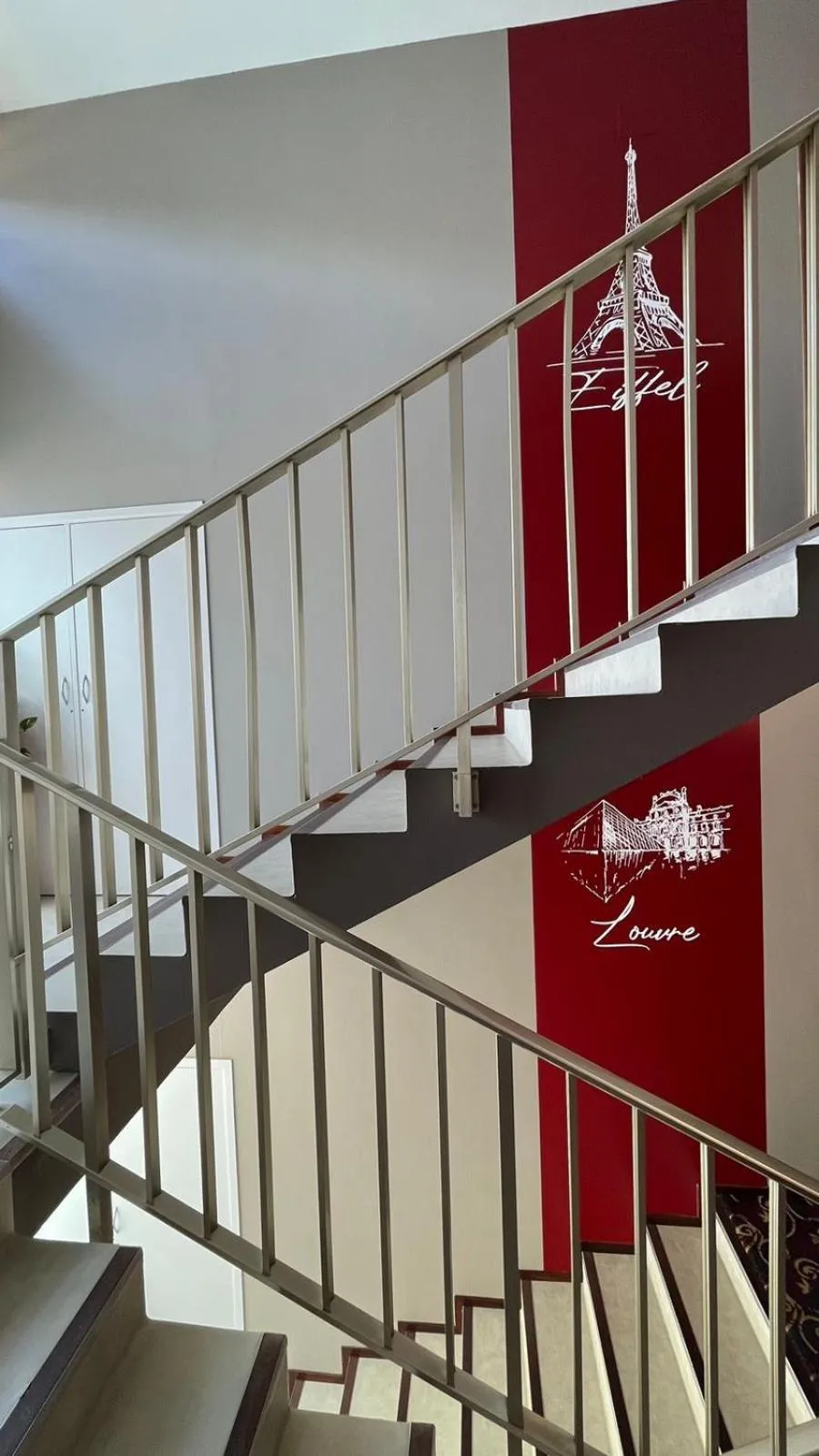 Property building in Hotel Le Paris