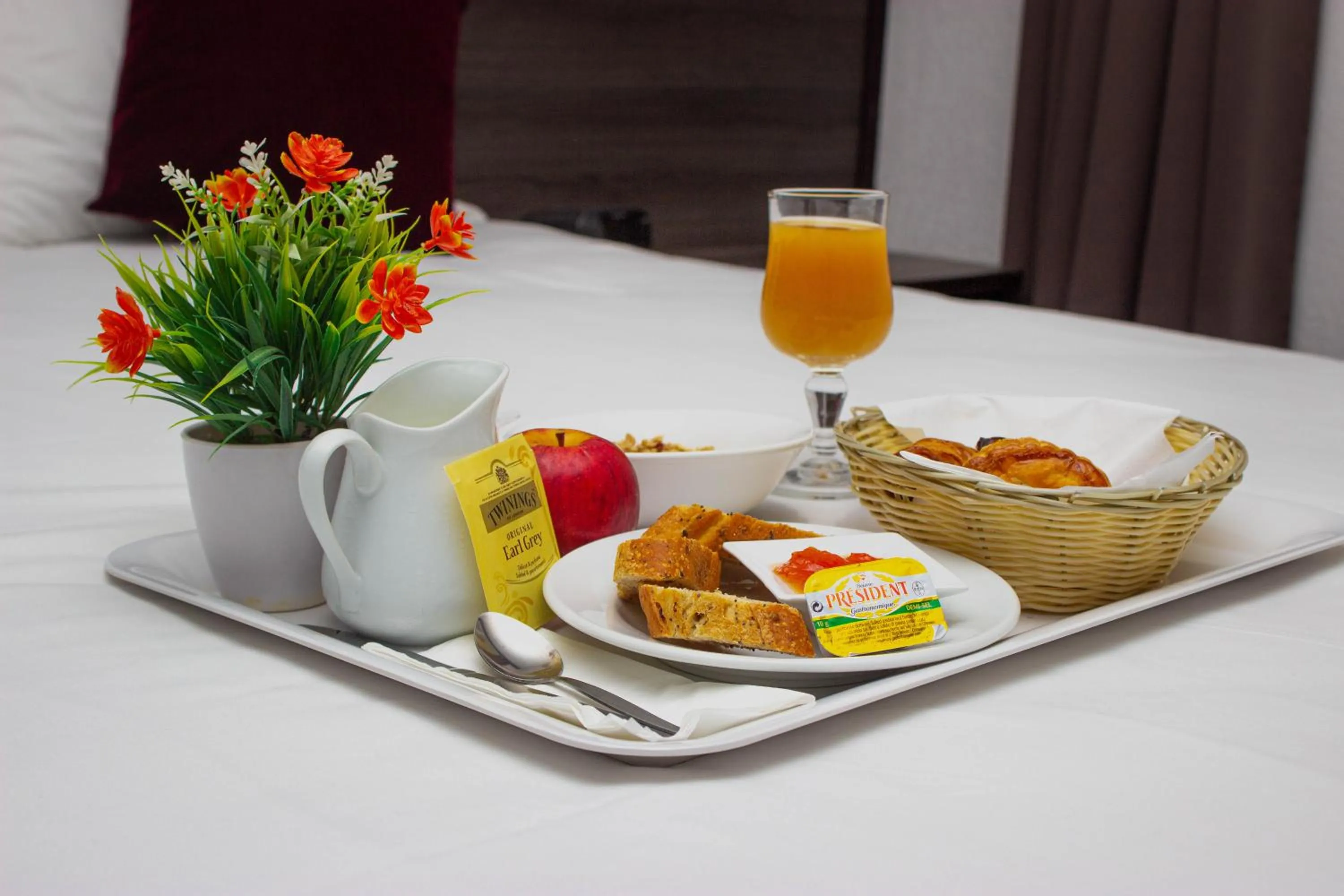 Breakfast in Hotel Le Paris