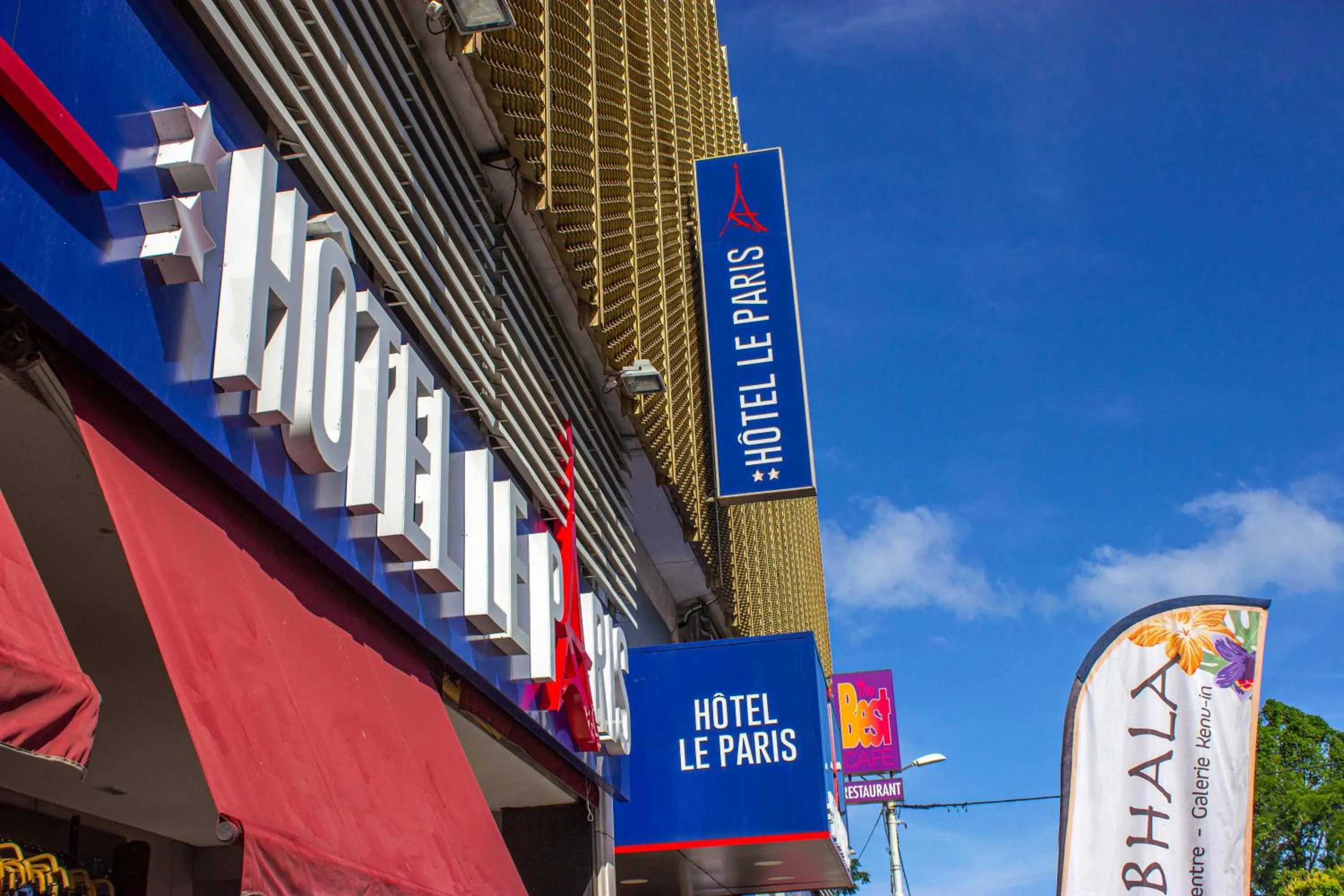 Property logo or sign in Hotel Le Paris