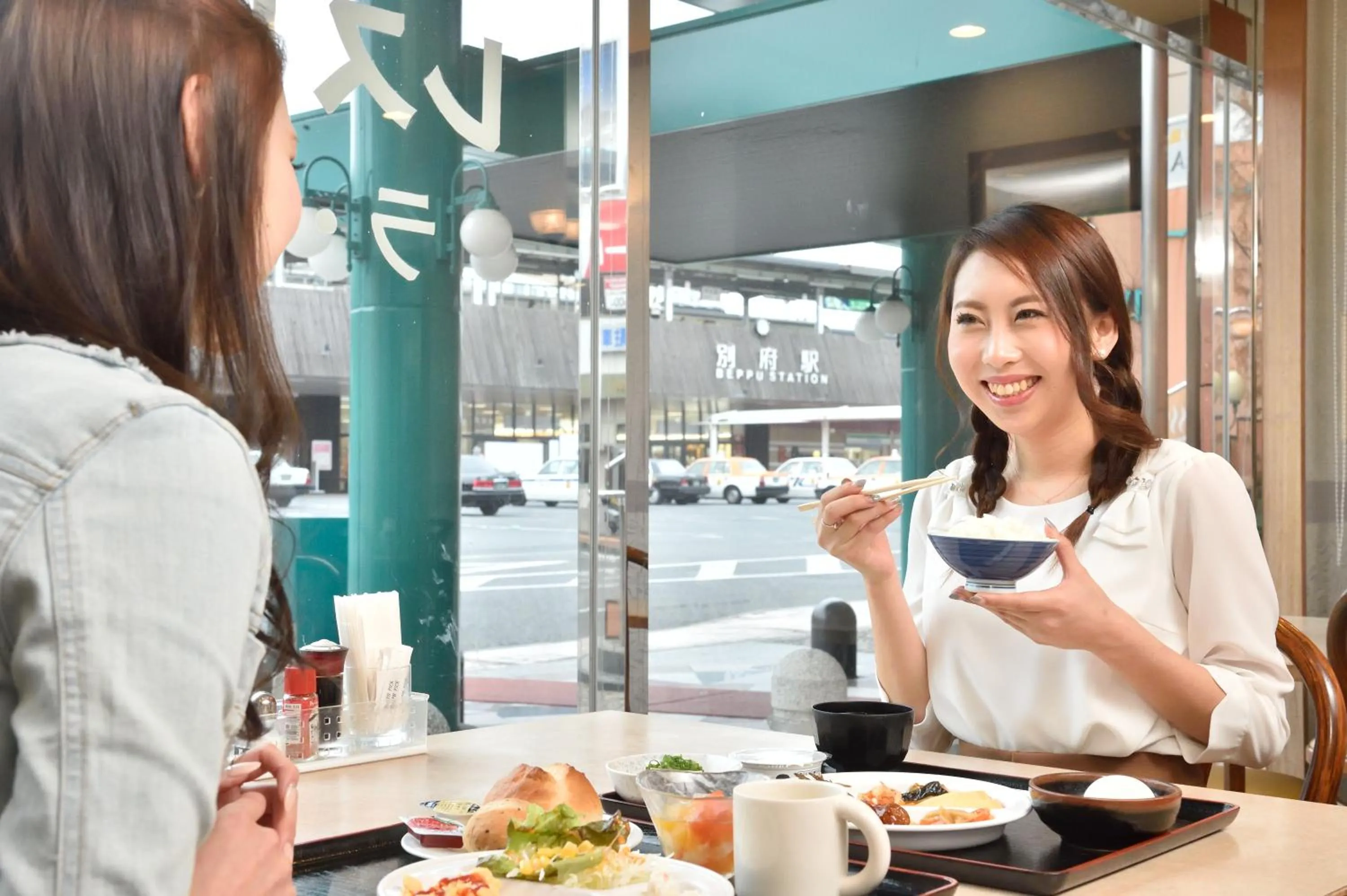 People in Hotel Seawave Beppu