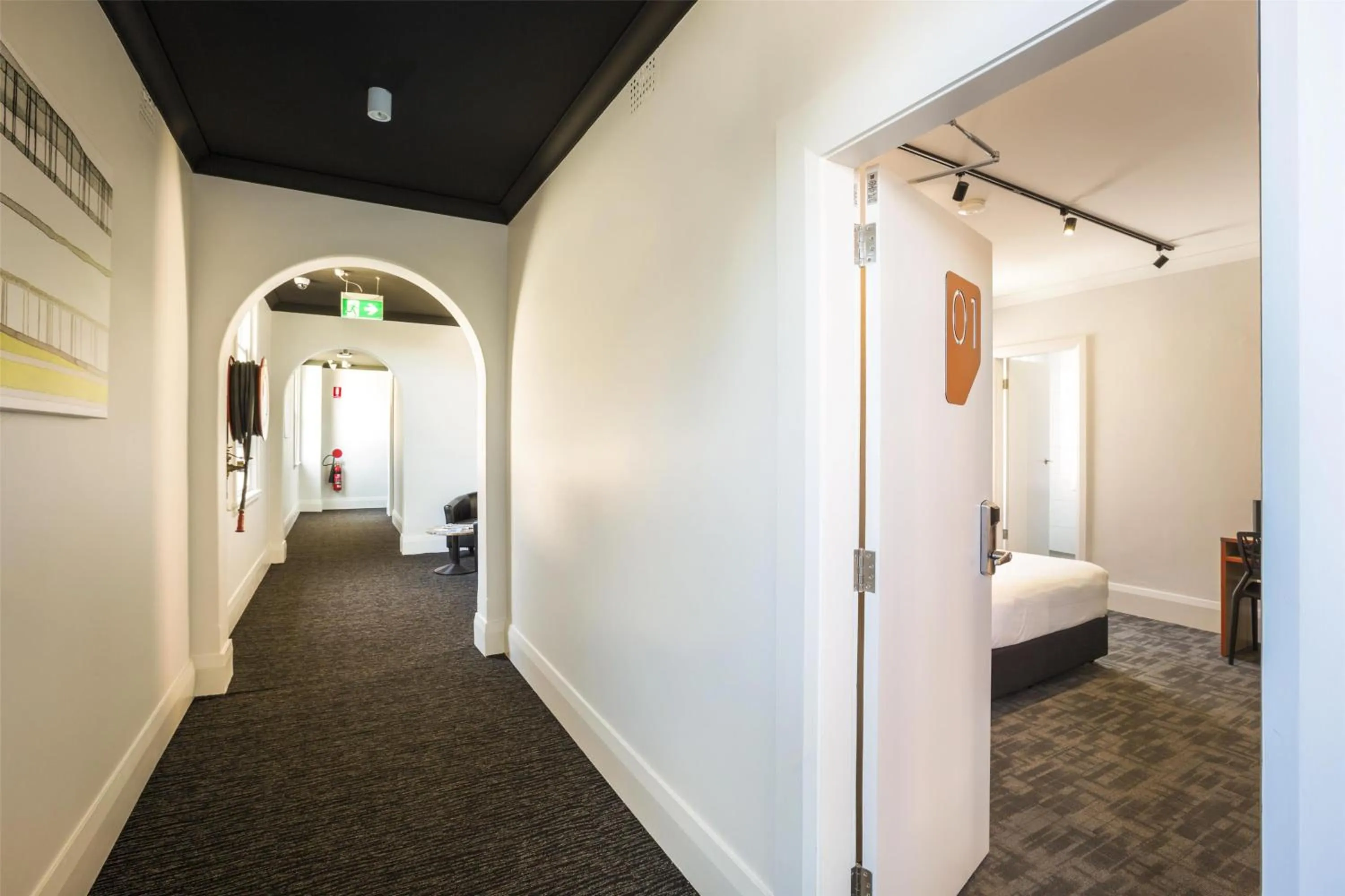 Lobby or reception, Bed in Nightcap at Regents Park Hotel