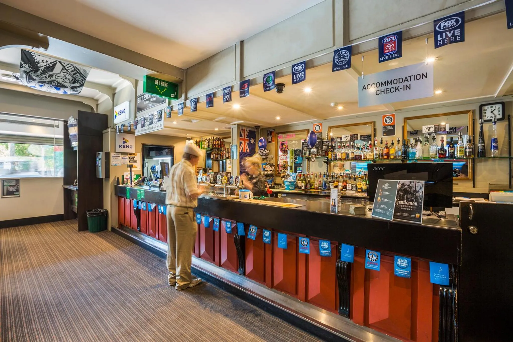 Lounge or bar in Nightcap at Regents Park Hotel