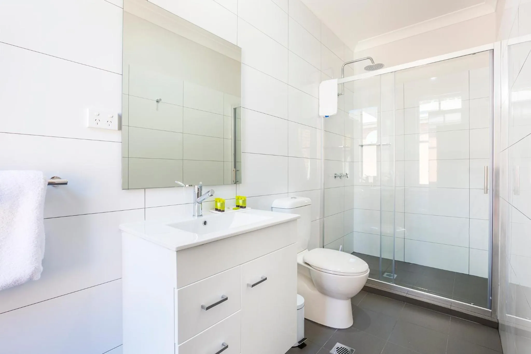 Bathroom in Nightcap at Regents Park Hotel