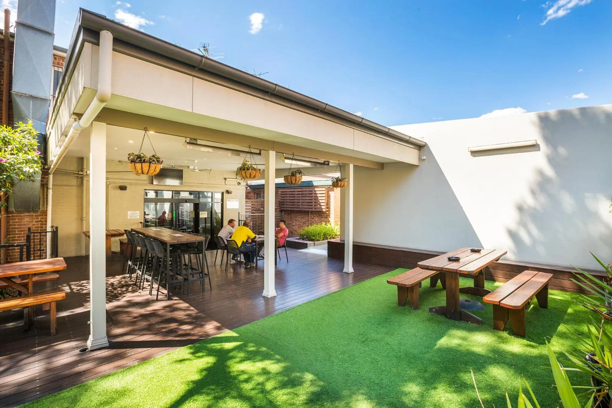 Restaurant/places to eat in Nightcap at Regents Park Hotel